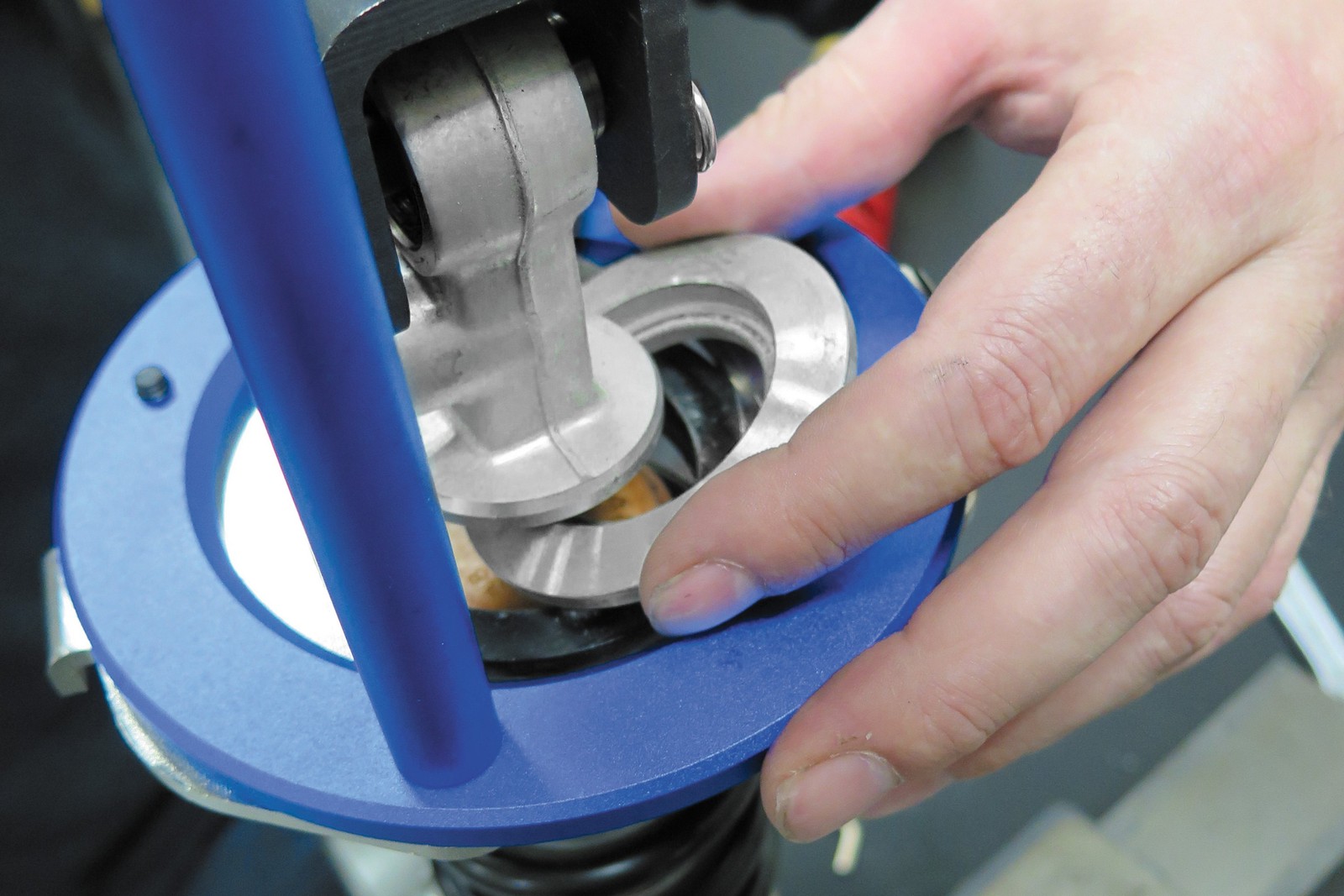Motion Pro Shock Spring Compressor
