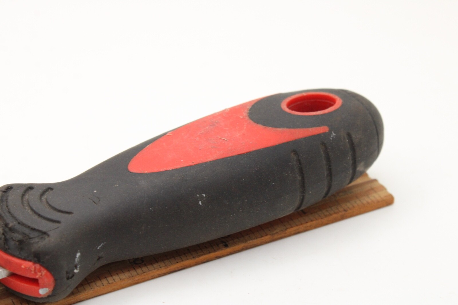 Mac Tools UT17 Upholstery Tool 8″ Long Red Black Soft Grip Handle USA