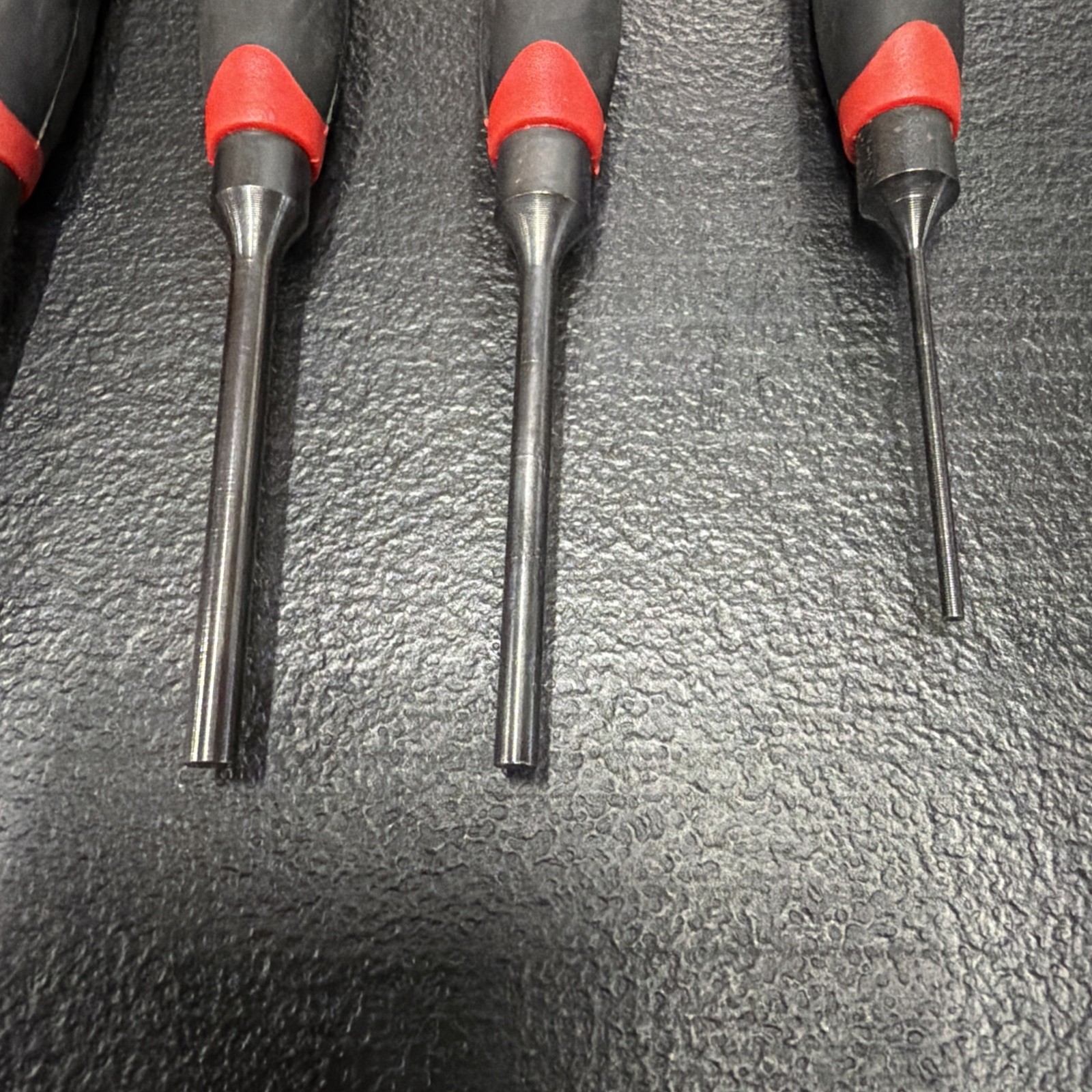 Snap On 10 pc Soft Grip Punch and Chisel Set PPCSG710