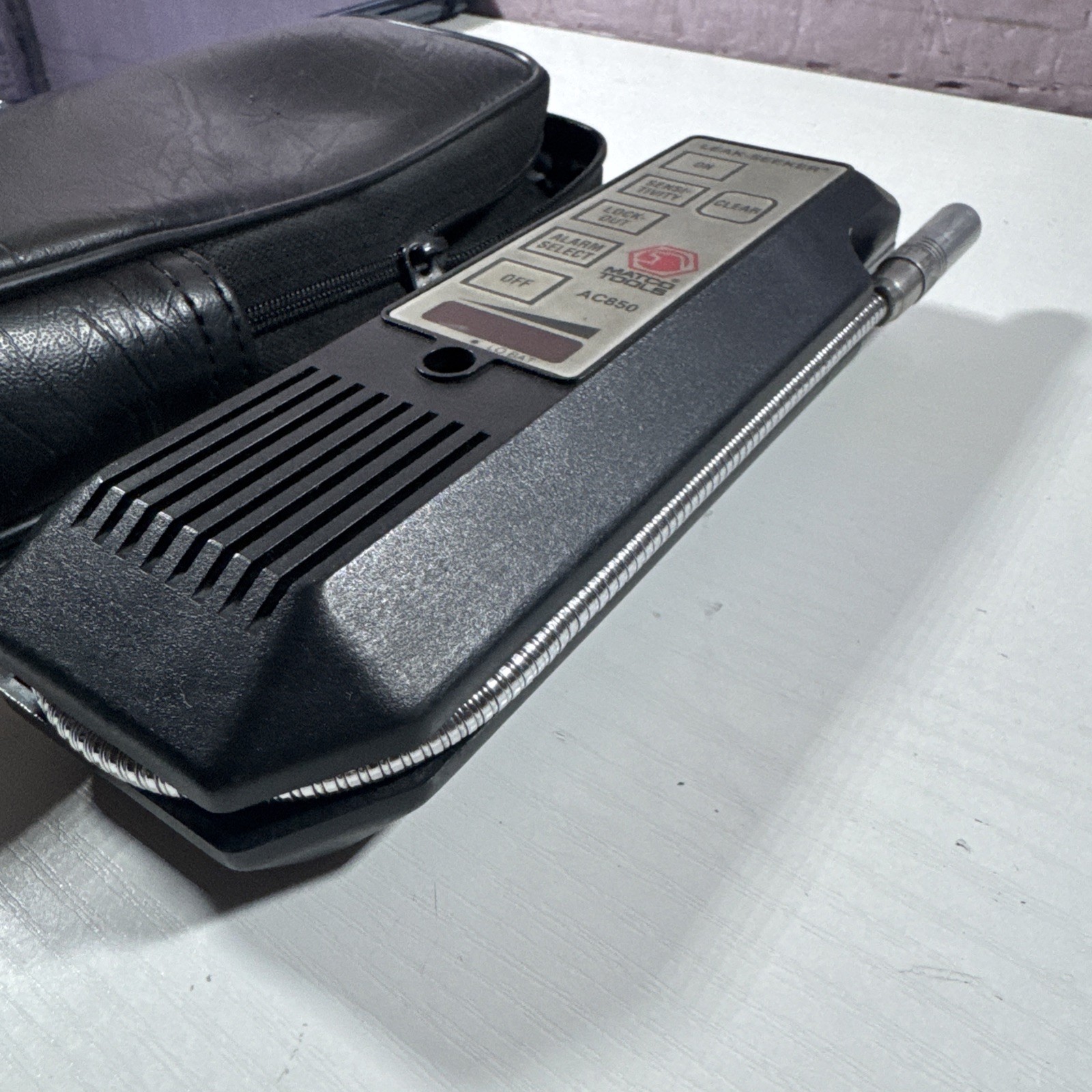 Matco Tools Leak-seeker Ac850 with Case Untested As Is