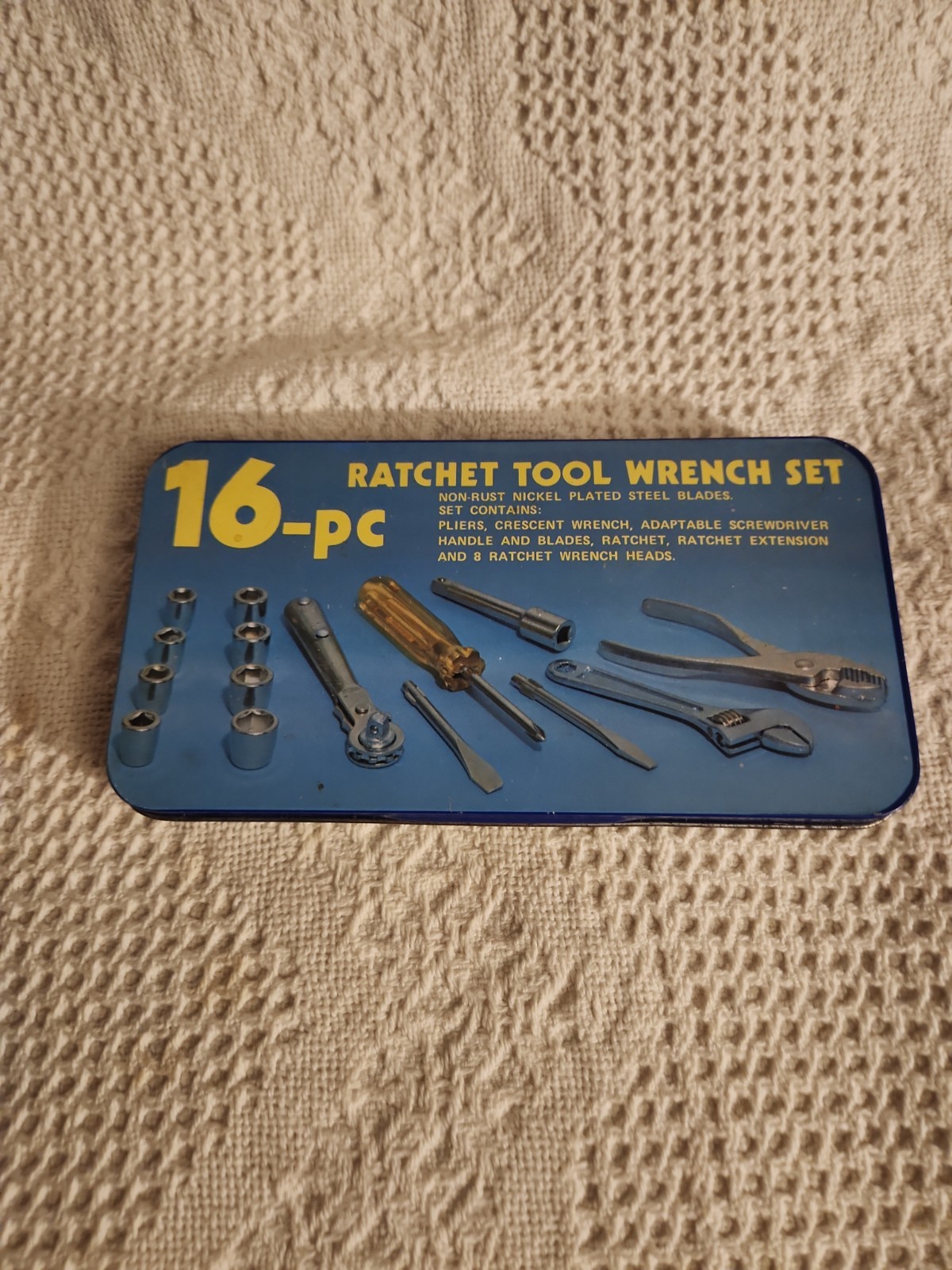 Vintage 16-pc Ratchet Tool Wrench Set (mini tools) Made in Hong Kong