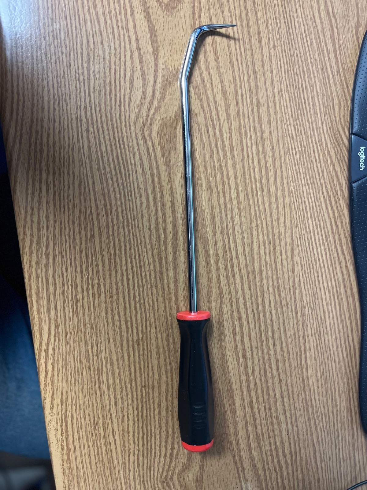 SNAP ON – SGA1711A – LONG HANDLE HOSE PICK WITH RED/BLACK CUSHION GRIP – LOC#194