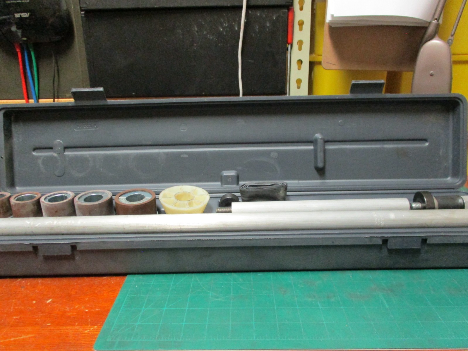 AUTOMOTIVE TOOLS * CAMSHAFT BEARING INSTALLER * LISLE * 18000