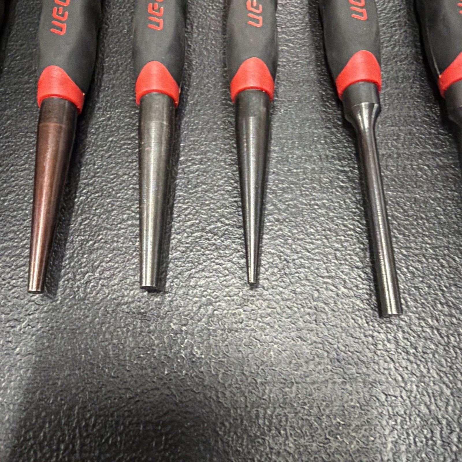 Snap On 10 pc Soft Grip Punch and Chisel Set PPCSG710