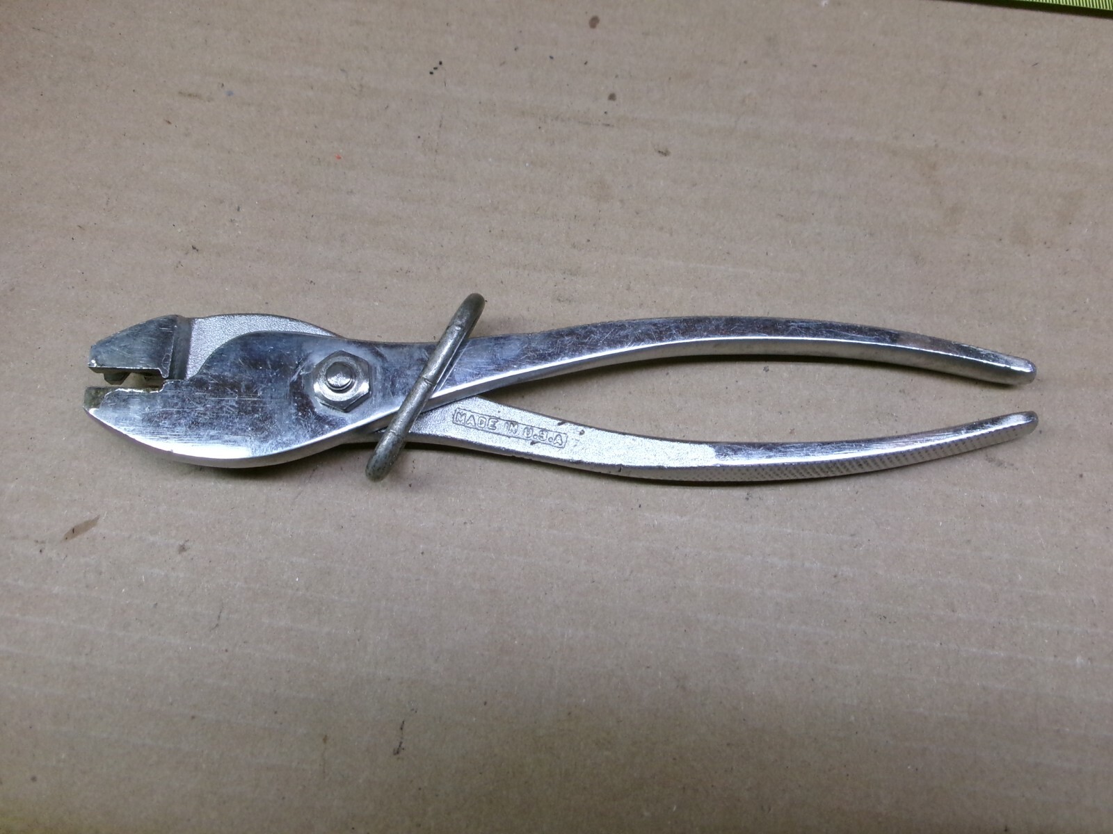 Klein USA 7-1/2″ Hose Clamp Pliers with Chain Link Lock No 514-6