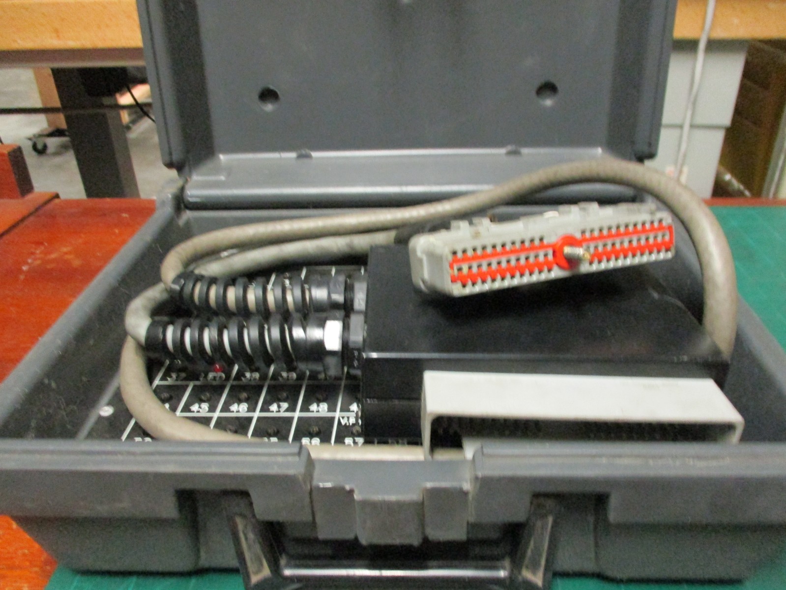 AUTOMOTIVE TOOLS * FORD * EEC IV ELECTRONIC CONTROL * BREAKOUT BOX * 44592