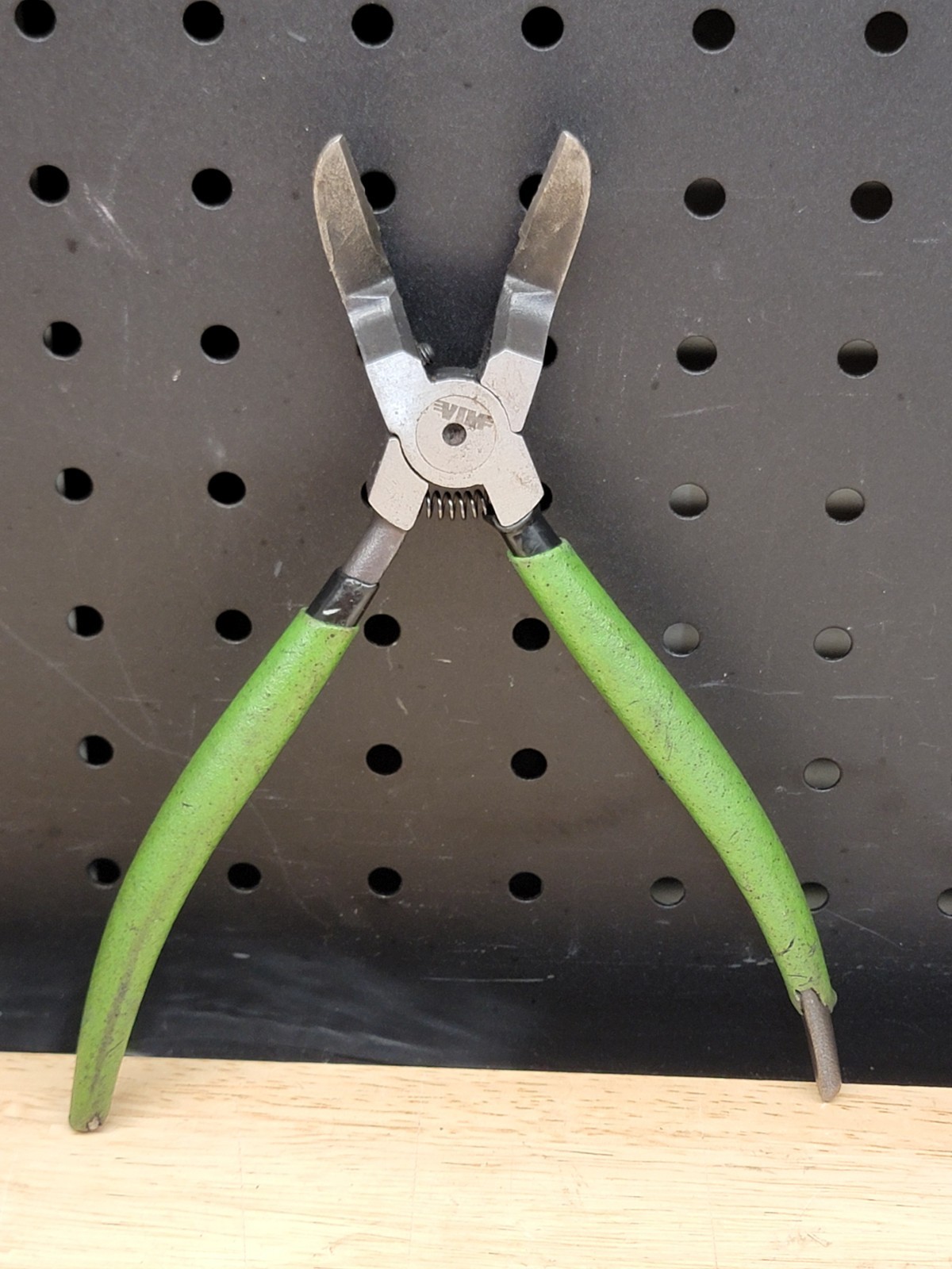 VIM BCRP2 7″ Body Clip Removal Plier And Cutter Hand Tool