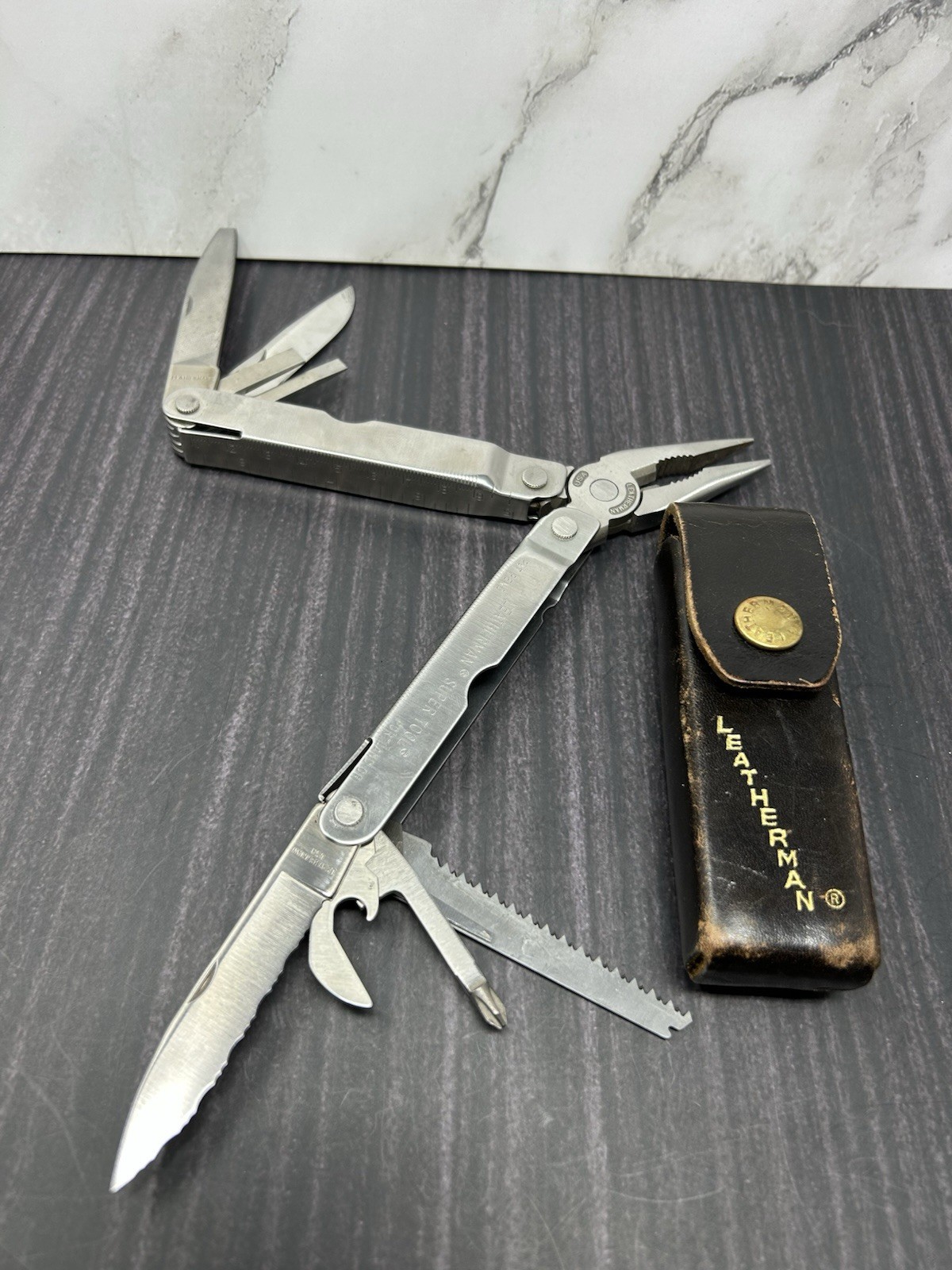 Retired Leatherman CORE Multi-Tool w/Leather Sheath Discontinued Super Nice!!