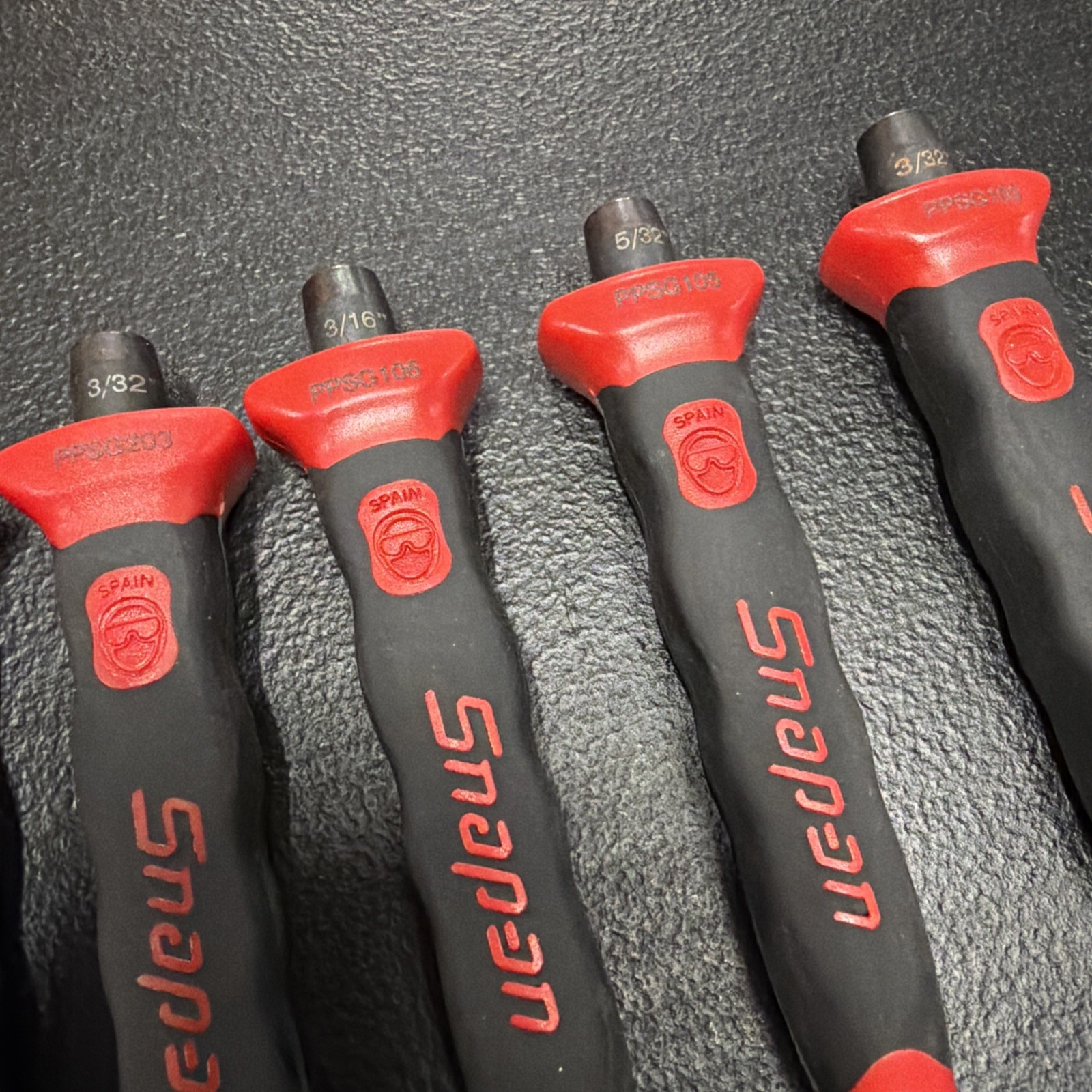 Snap On 10 pc Soft Grip Punch and Chisel Set PPCSG710