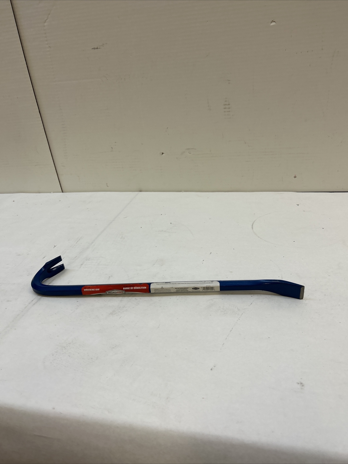 Roadpro SST-50103 Pry Bar 18″, 5/8″ Width, Baked Enamel Finish