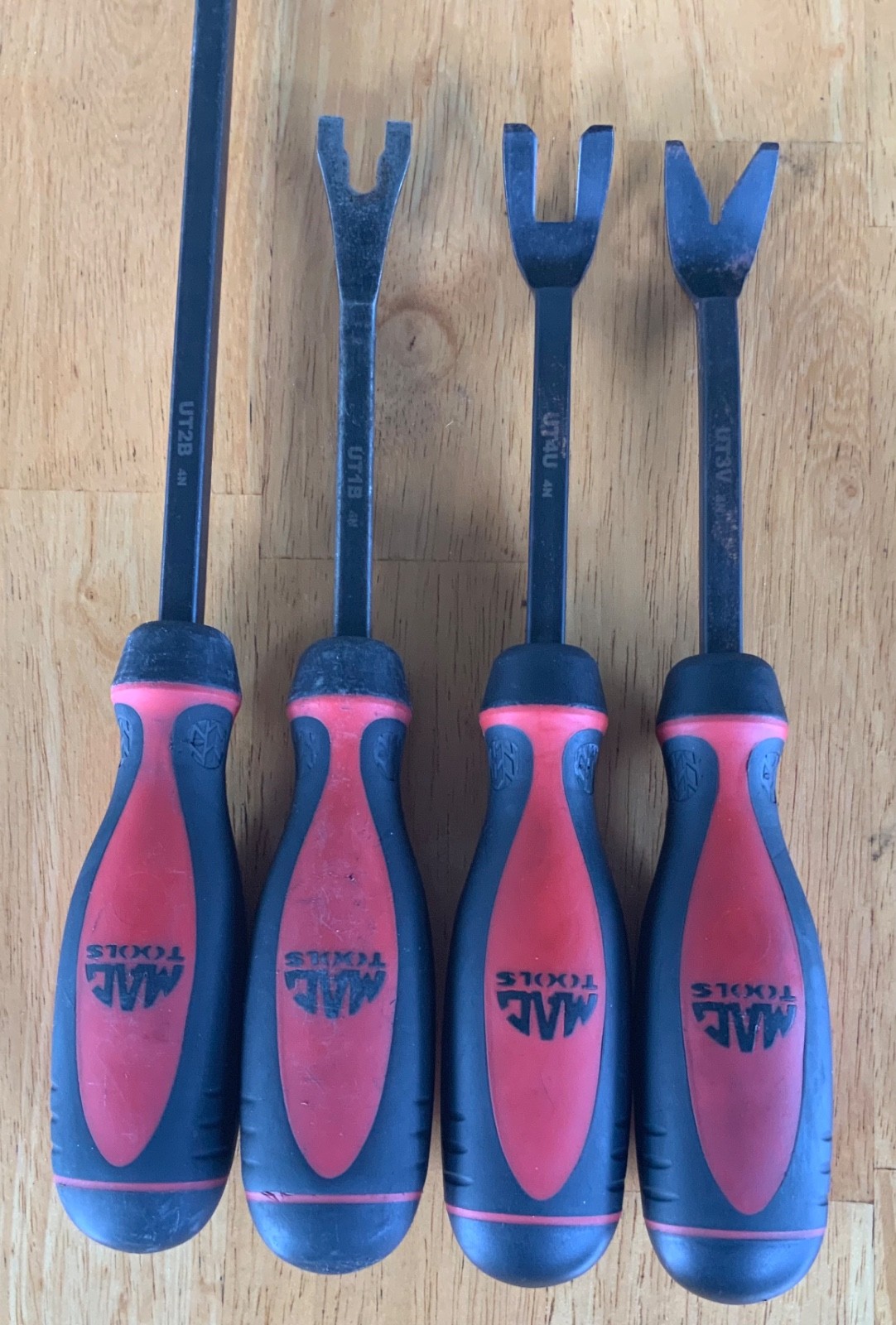MAC TOOL 4-PC. MAC-GRIP™ UPHOLSTERY TOOL SET