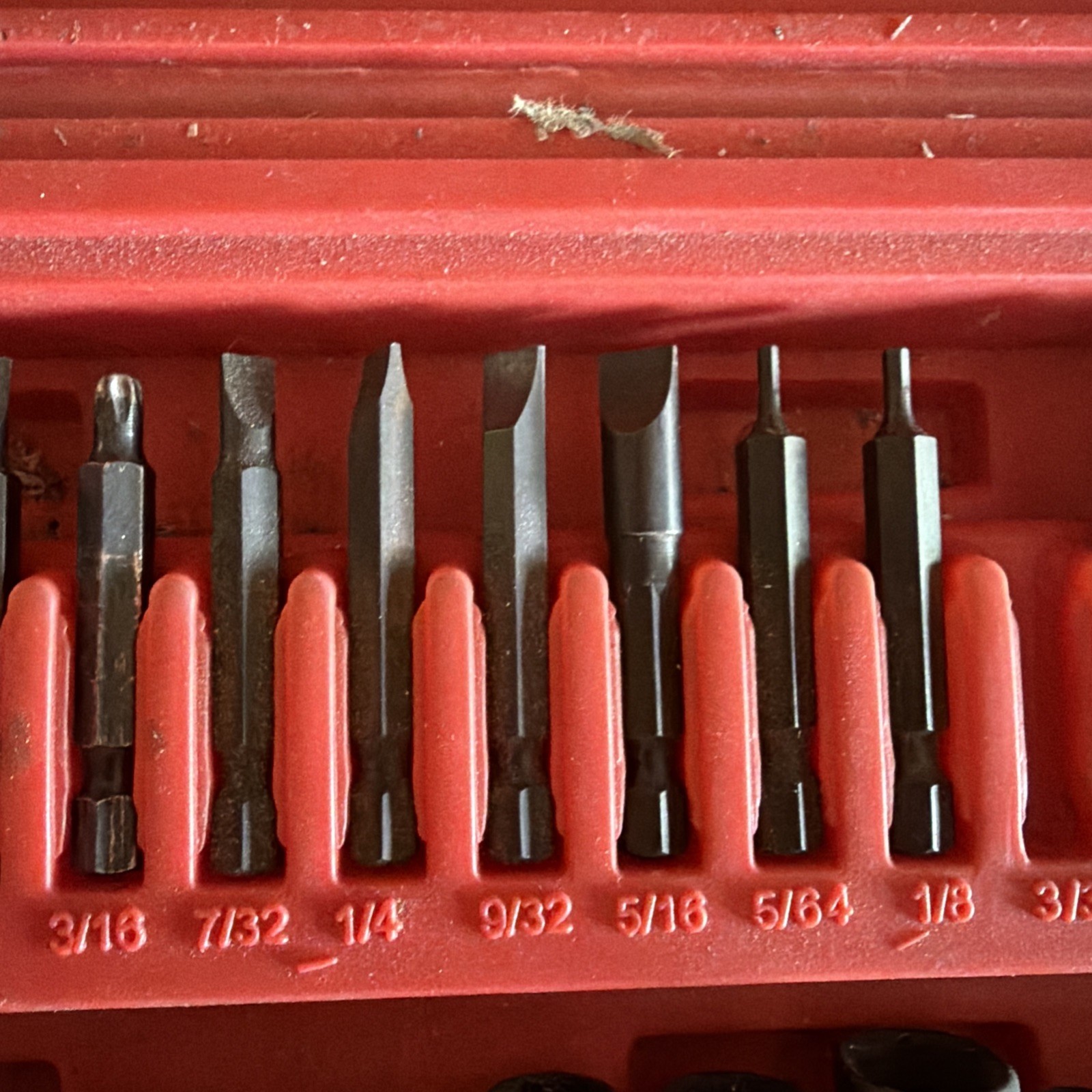 Mac Tools 1/4″ Hex Drill/Driver Bit Set QCS37520A – Incomplete