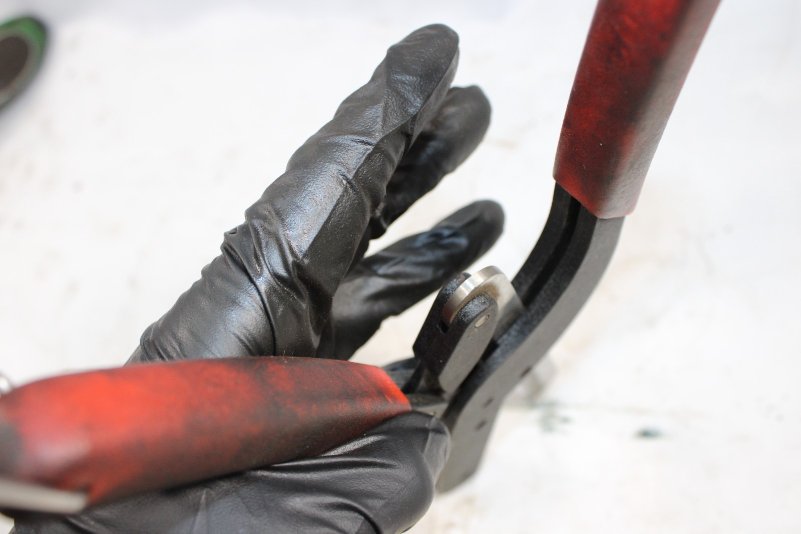 Mac Tools Cutting tool MPC7310 Red handle Black oxide finish