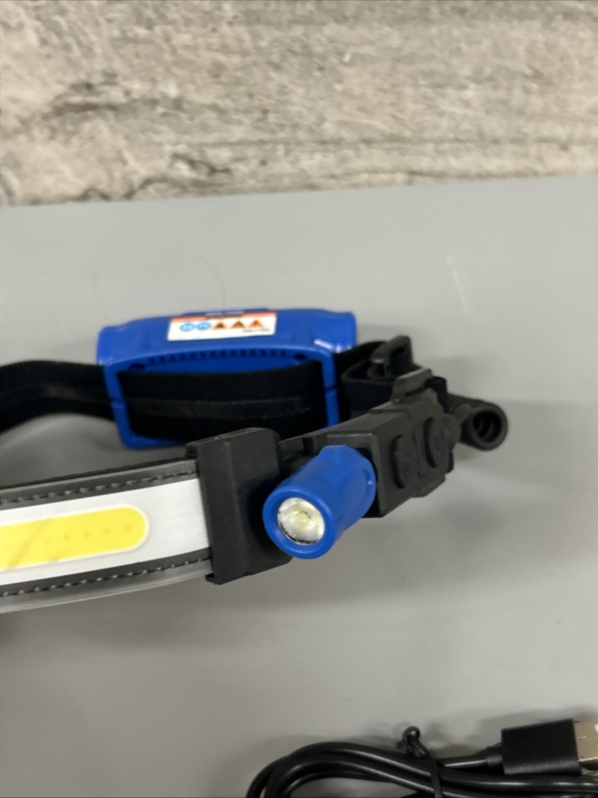 700 LUMEN DUAL LED STRIP AND PIVOTING HEADLAMP WITH MOTION SENSOR – BLUE Tested