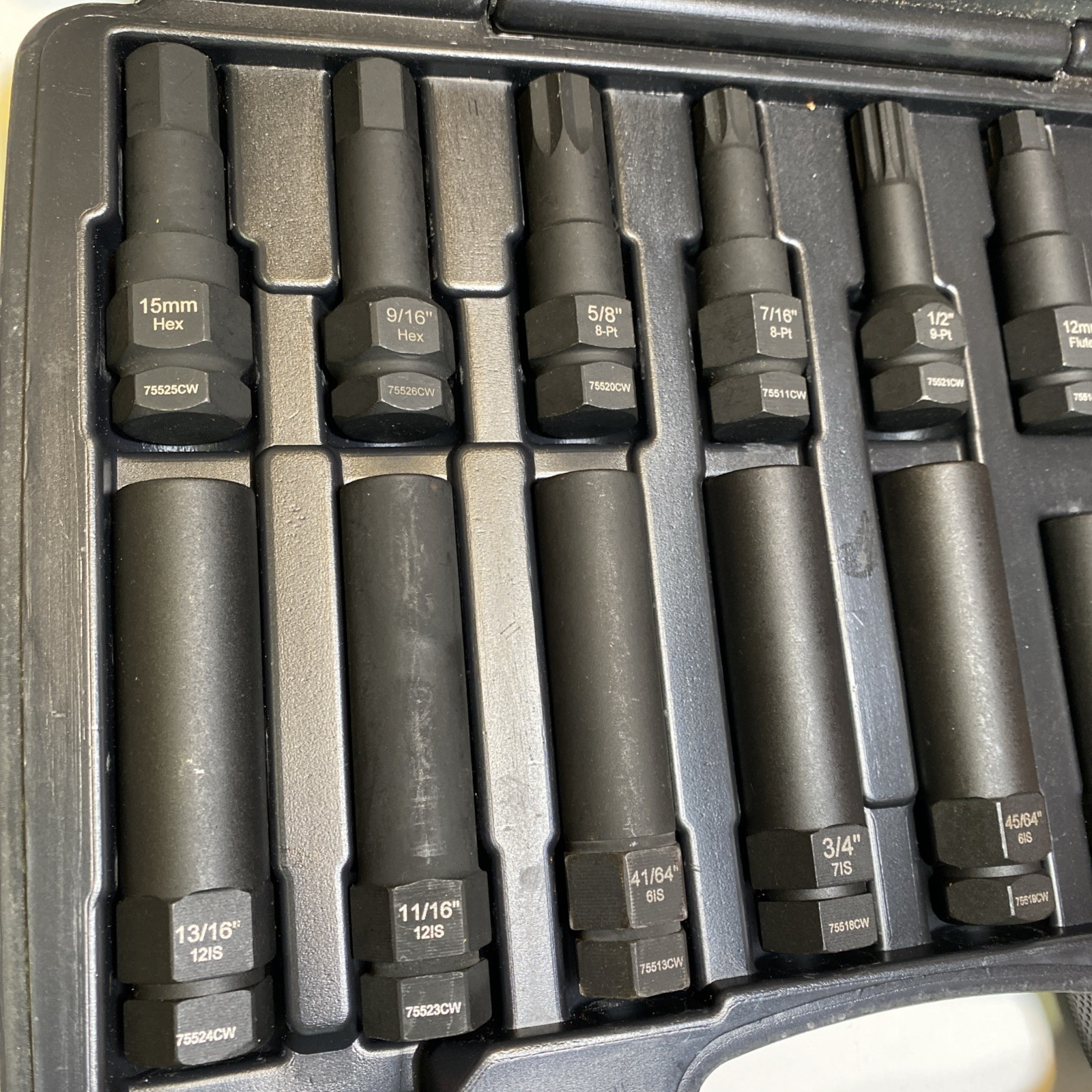 Cornwell Tools HR75510 – 16 Piece Master Locking Wheel Lug Remover Set