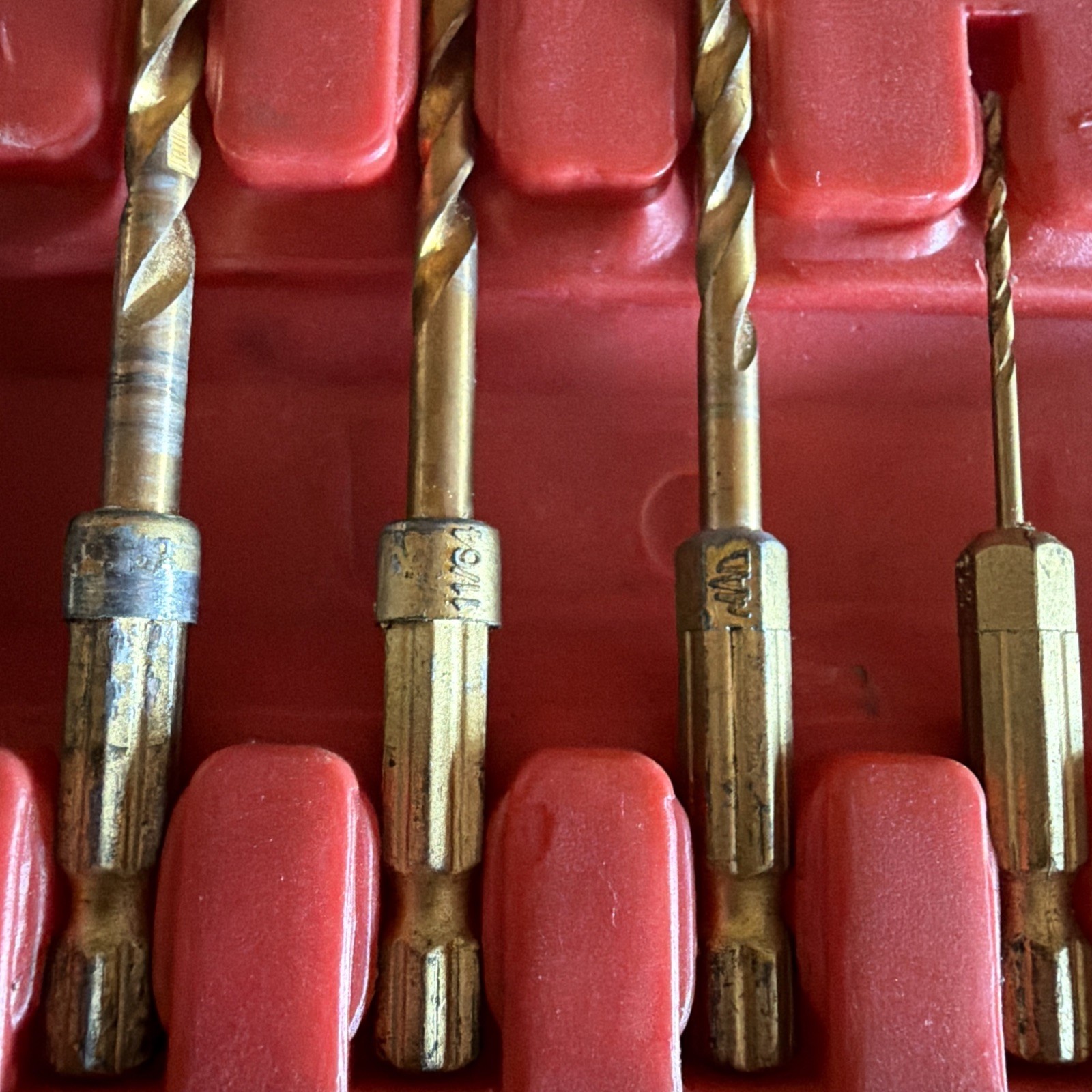 Mac Tools 1/4″ Hex Drill/Driver Bit Set QCS37520A – Incomplete