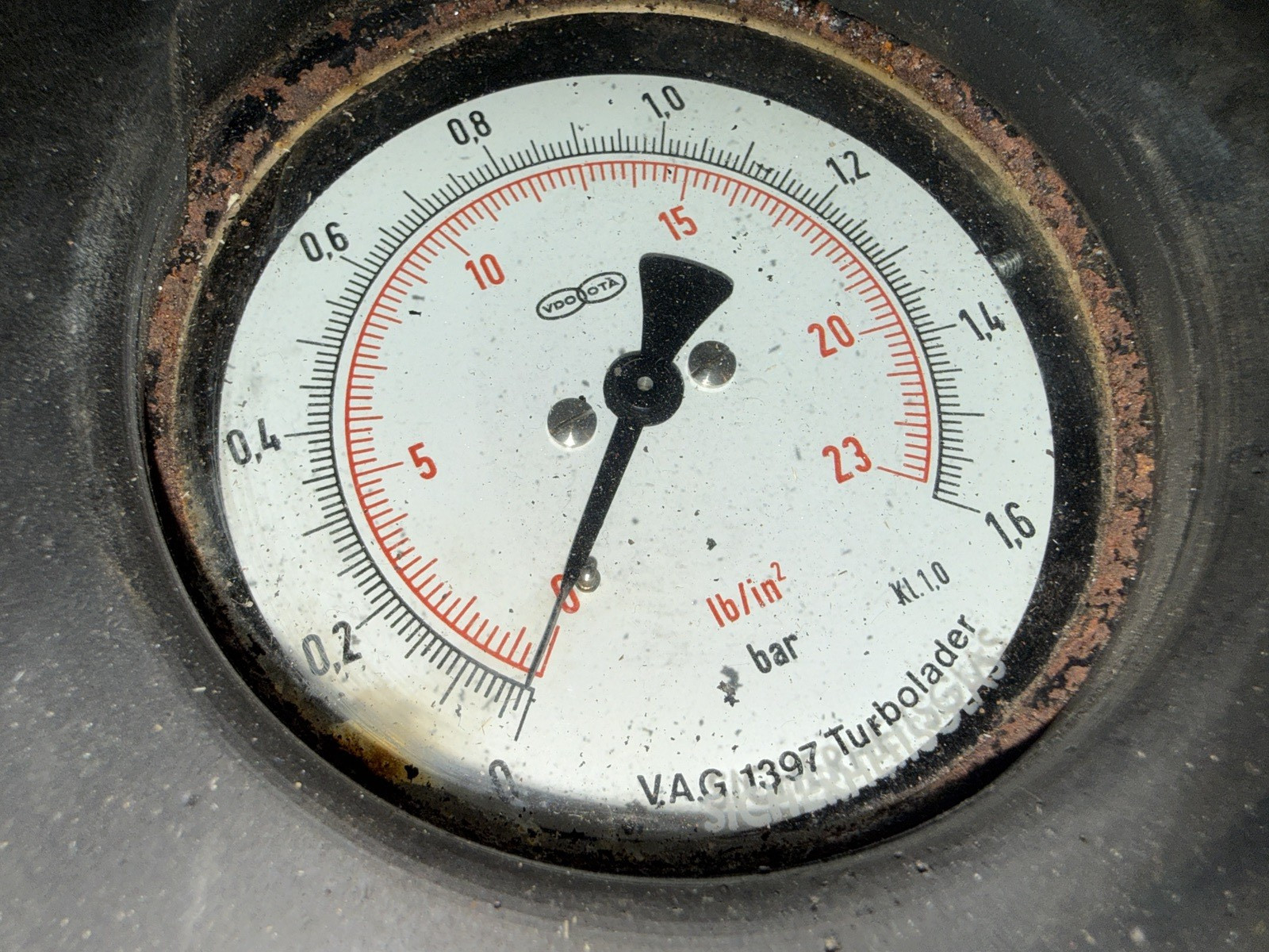 Genuine Parts – VW Audi Dealership Tools Pressure gauges VDO OTA Turbolader Pair