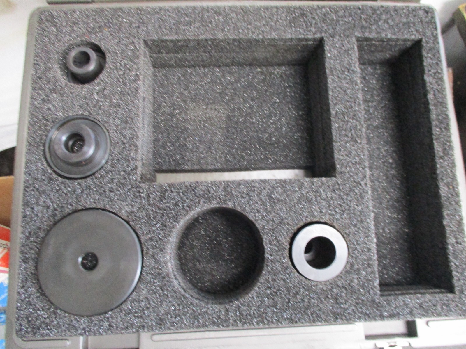 miller specialty tools #8708 2002 1/2 T850 MANUAL TRANS tools USED