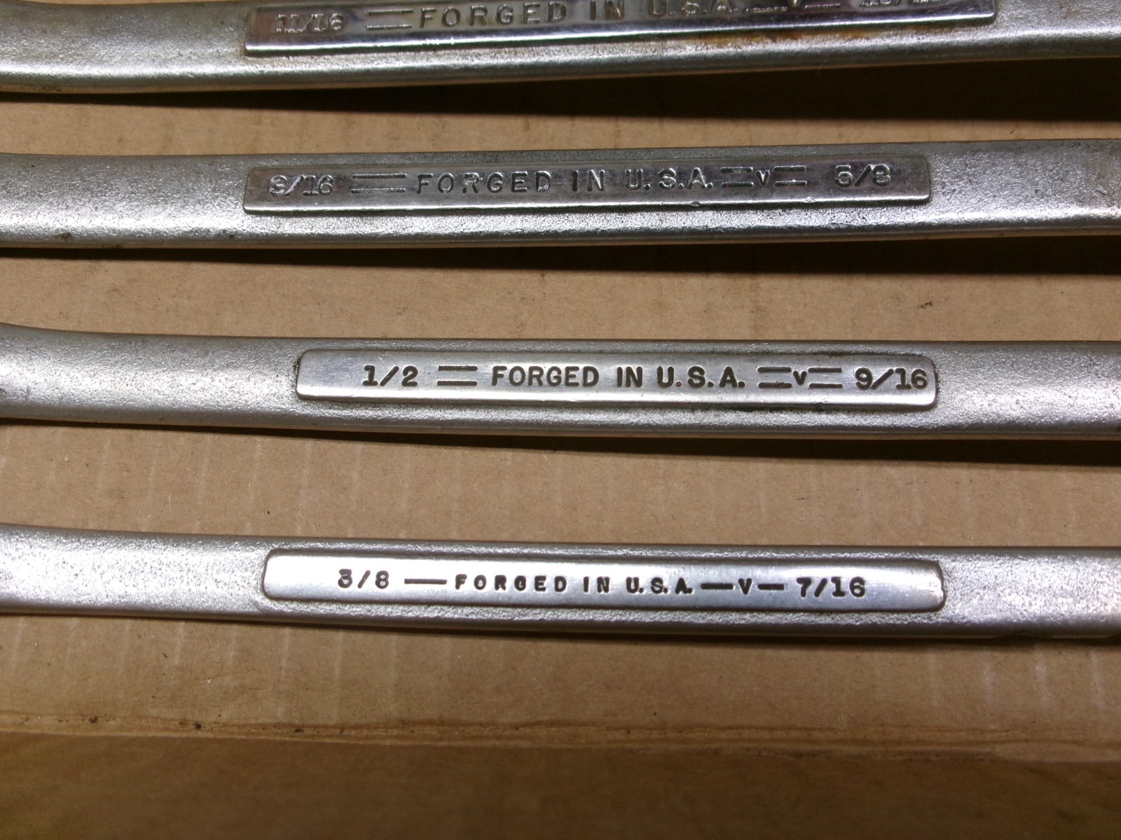 Craftsman USA 8-Piece Double Box End Slight Offset SAE Wrench Set 3/8 – 1-5/16″
