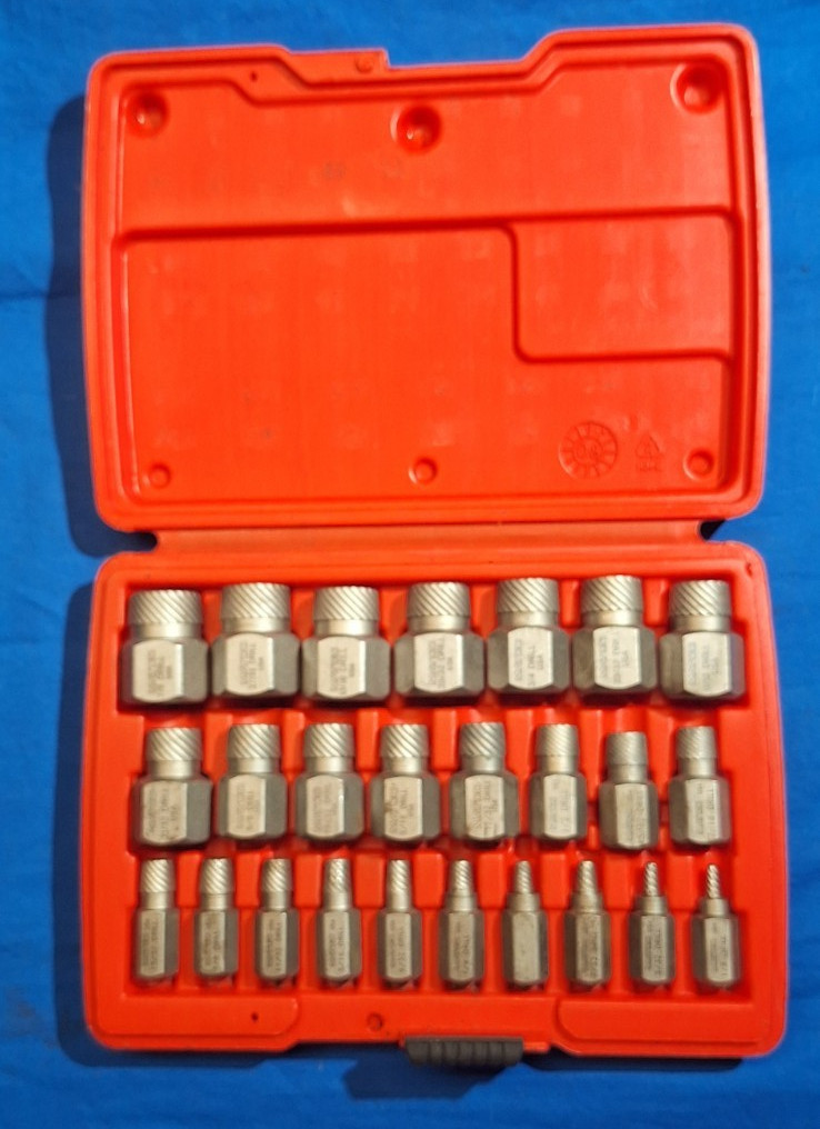 Matco Tools SEXS25 25 piece hexagonal head multi spline screw extractor set