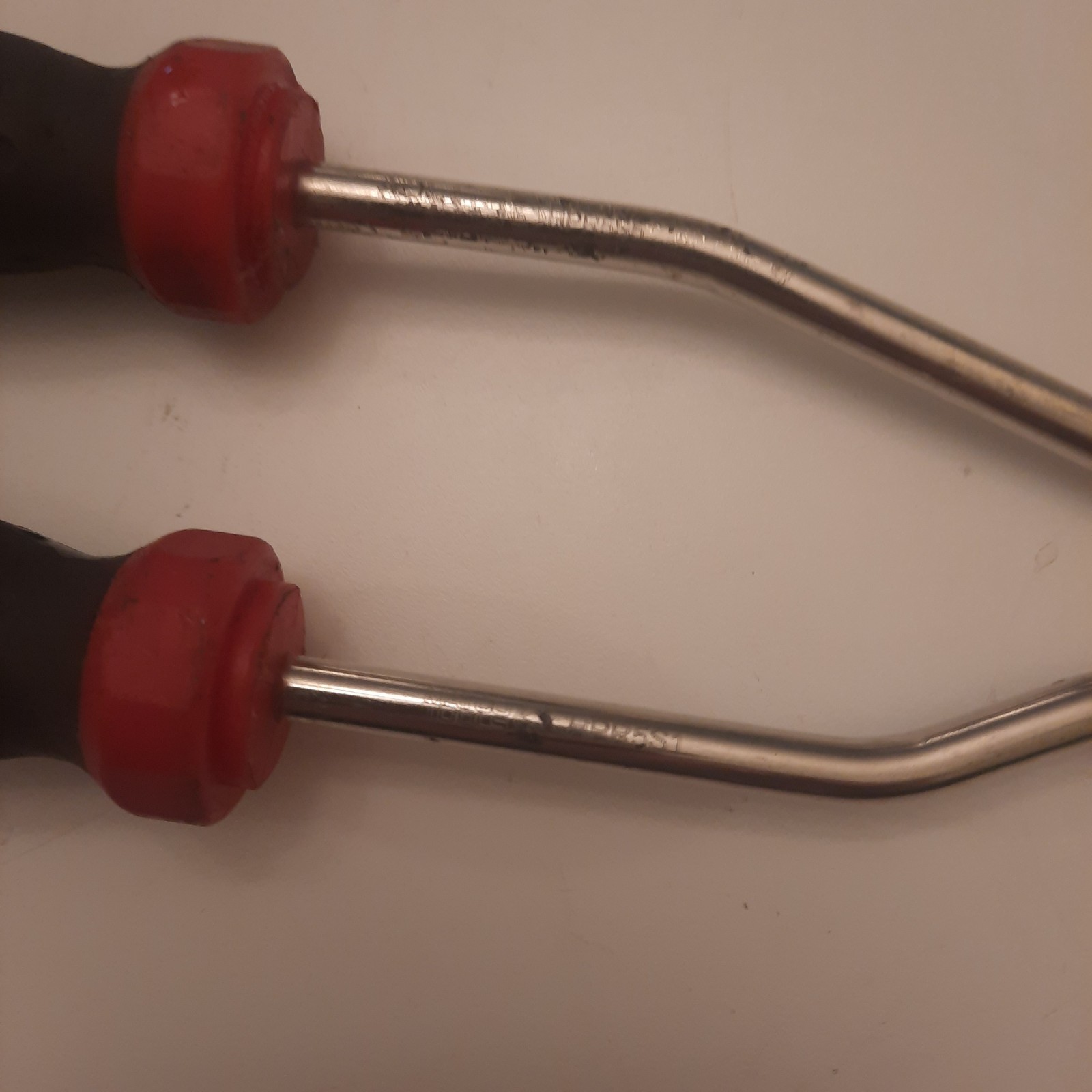 Matco HPR5S5 HPR5S1 Red/Black 2pc Hose Pick Remover. Some Patina.