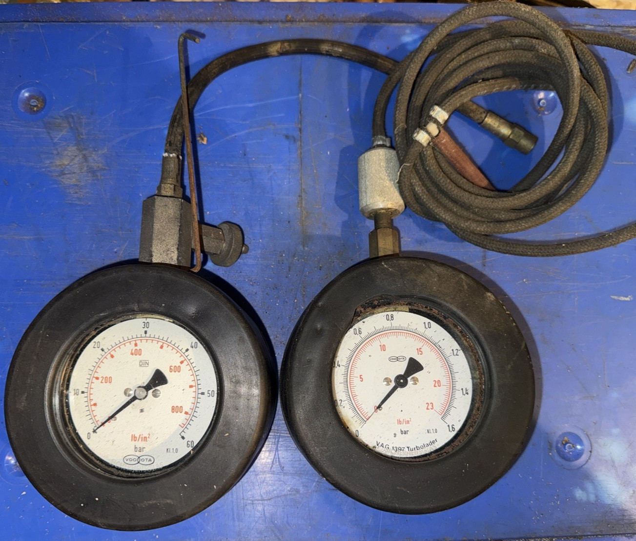 Genuine Parts – VW Audi Dealership Tools Pressure gauges VDO OTA Turbolader Pair
