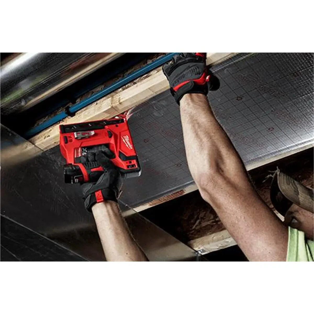 Milwaukee 2447-20 M12 3/8″ CROWN STAPLER -BARE TOOL