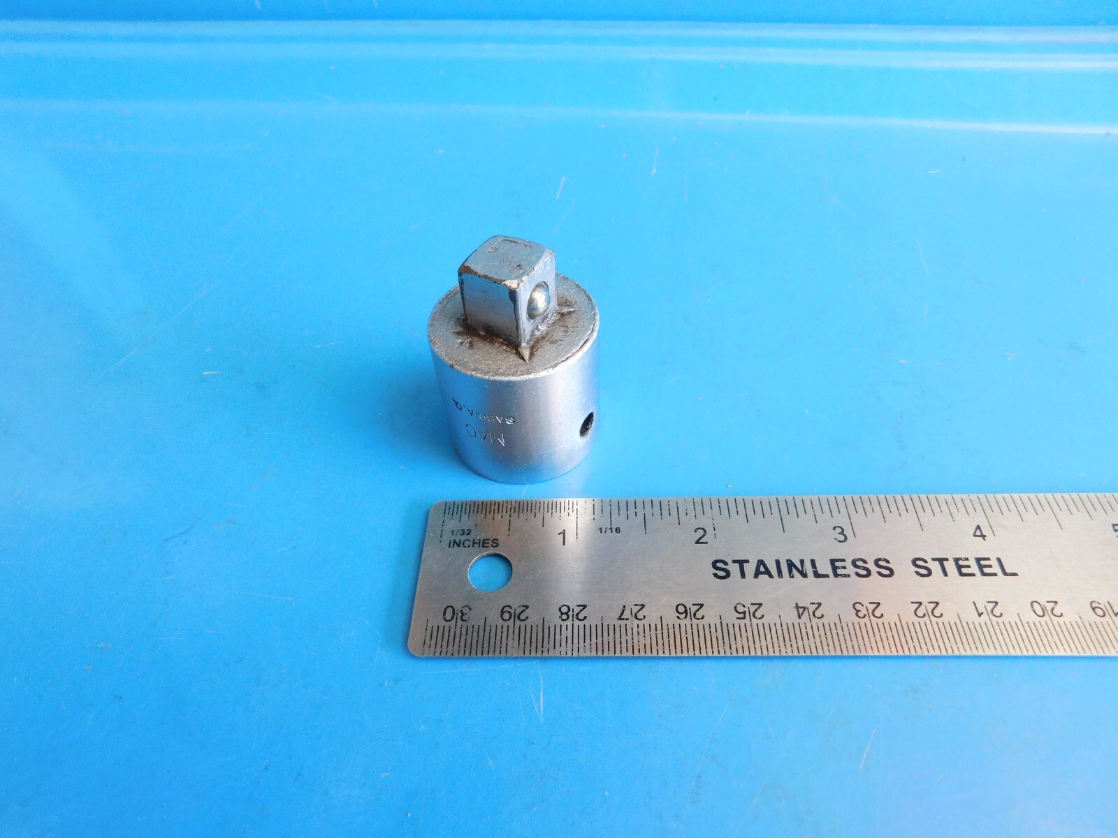 USED, MAC TOOLS ” 3/4 IN, DR. TO 1/2 IN. DR.” ADAPTOR , PART # V2A