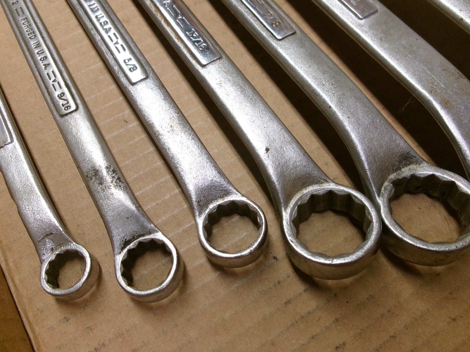 Craftsman USA 8-Piece Double Box End Slight Offset SAE Wrench Set 3/8 – 1-5/16″