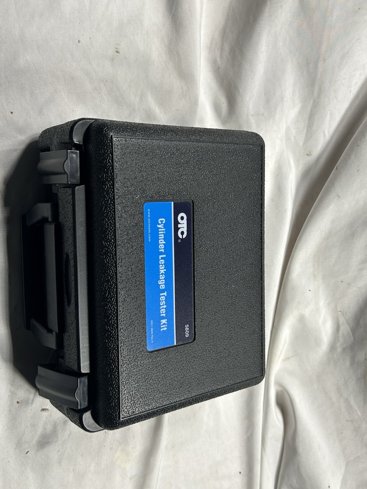 OTC 5609 Cylinder Leakage Tester Kit Dual Gauges with Hose Adapters Case