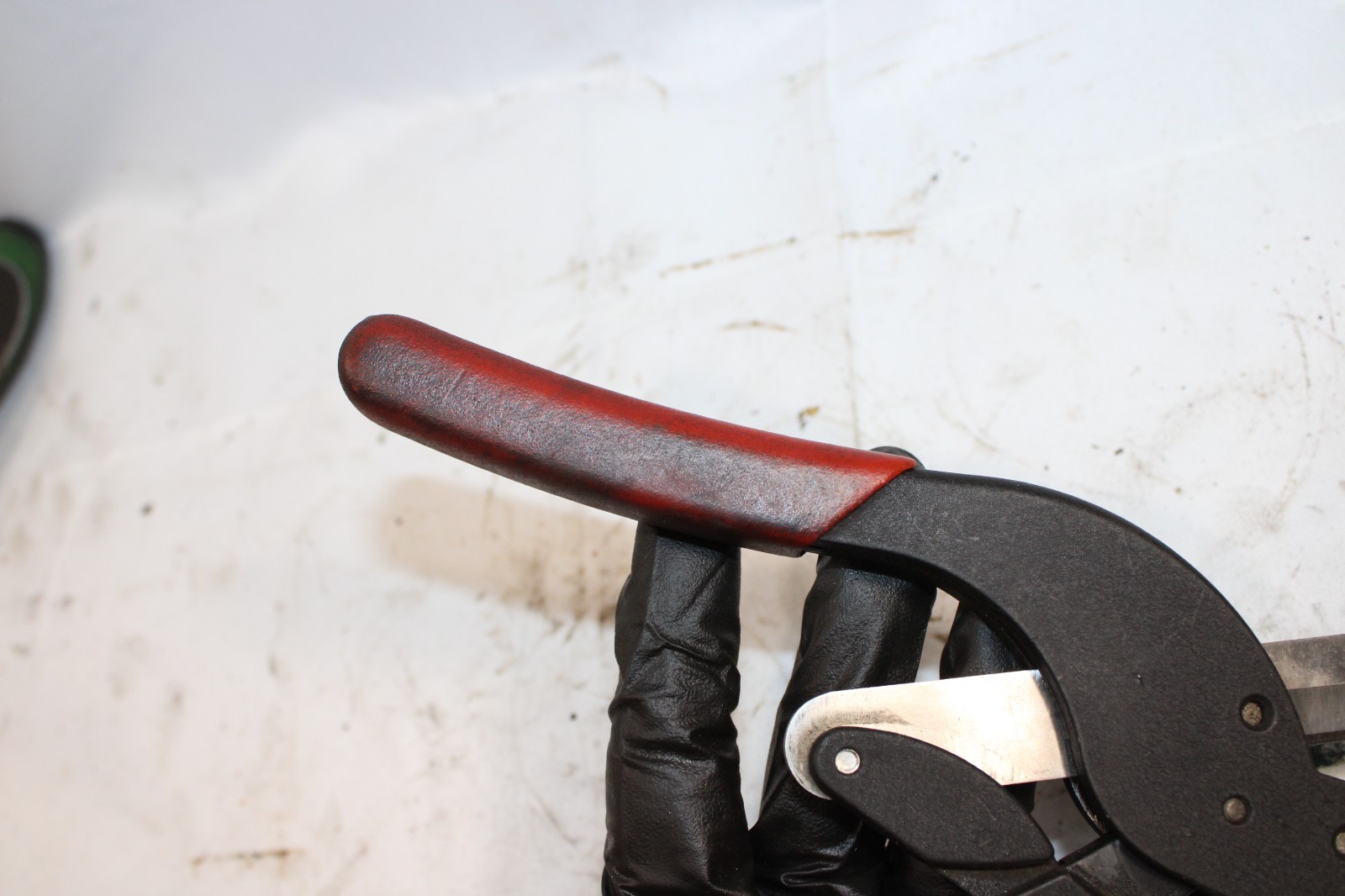 Mac Tools Cutting tool MPC7310 Red handle Black oxide finish