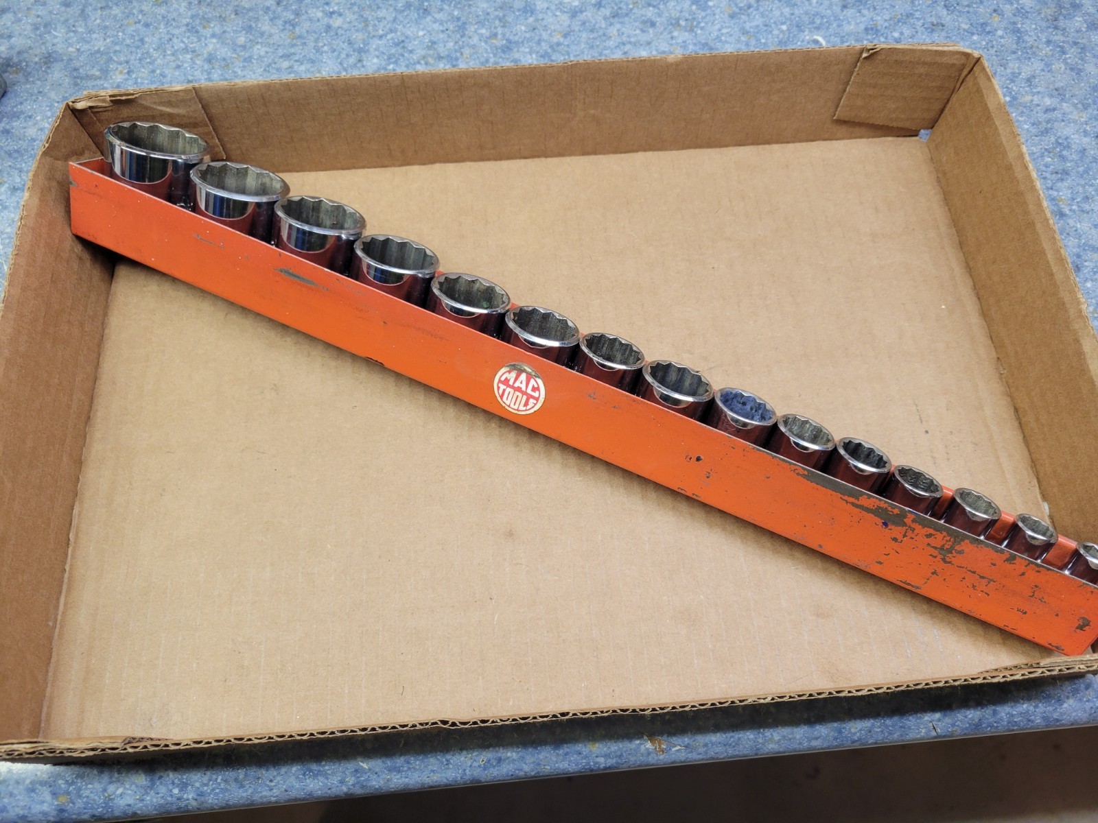 Mac Tools USA 15-Piece1/2″ Drive SAE 12-Point Socket Set 3/8 – 1-1/4″