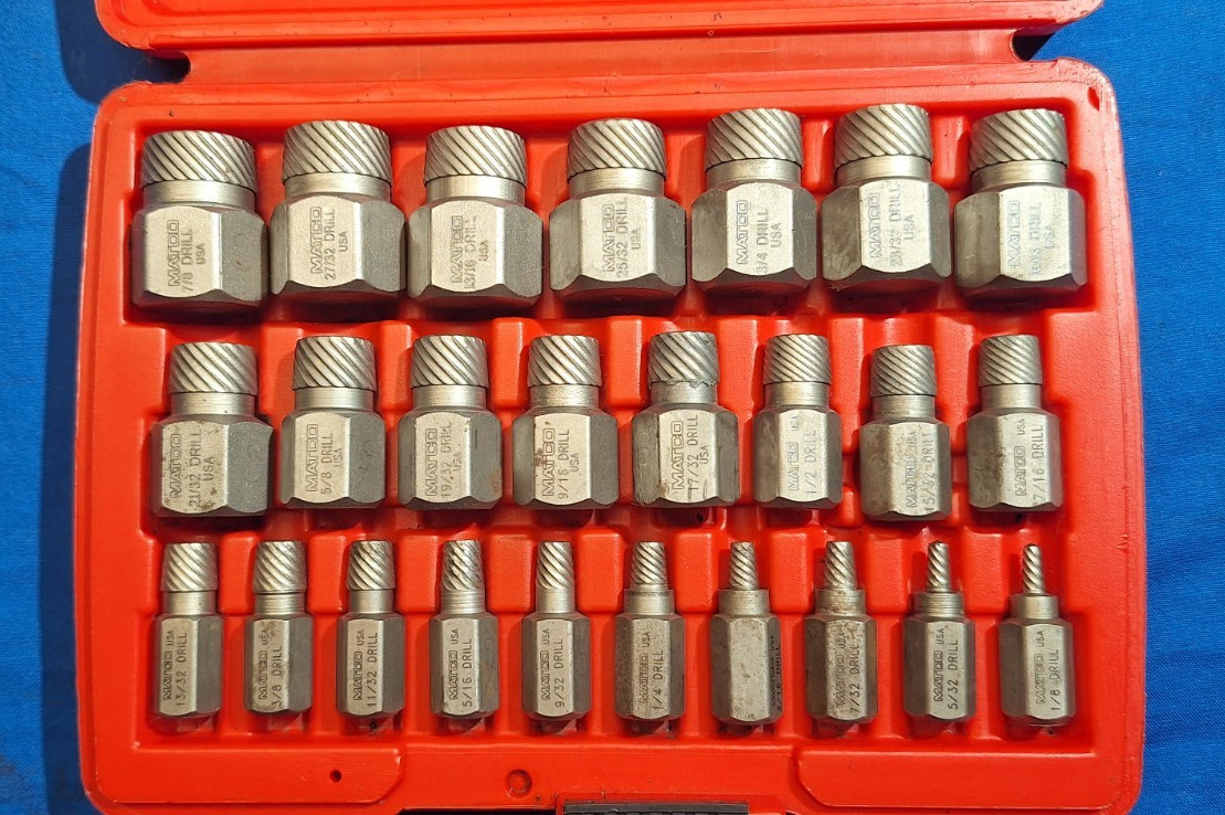 Matco Tools SEXS25 25 piece hexagonal head multi spline screw extractor set
