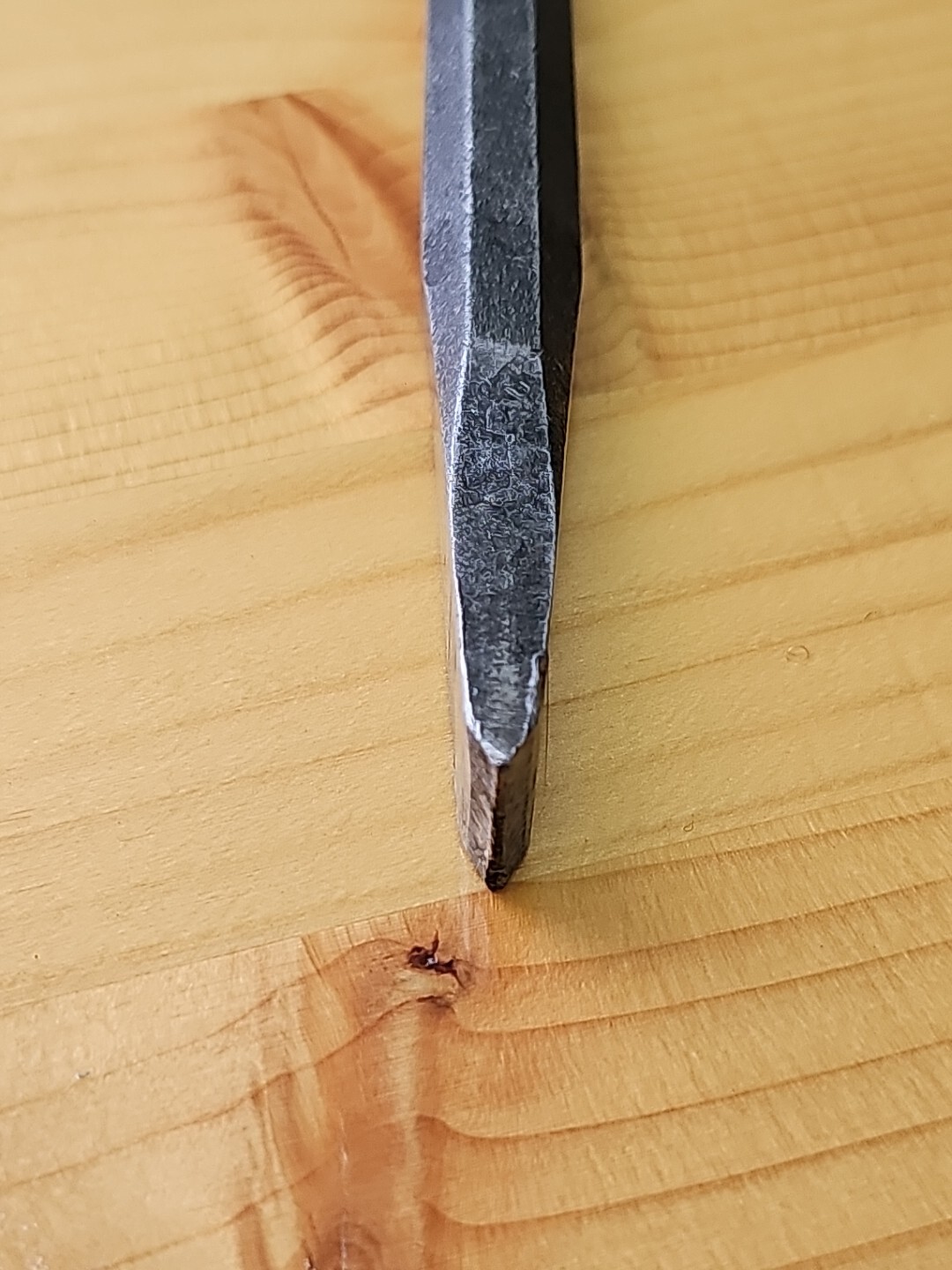 Mac Tools Steel Chisel w/Black-Oxide Finish 1/2″ x 6″ M33