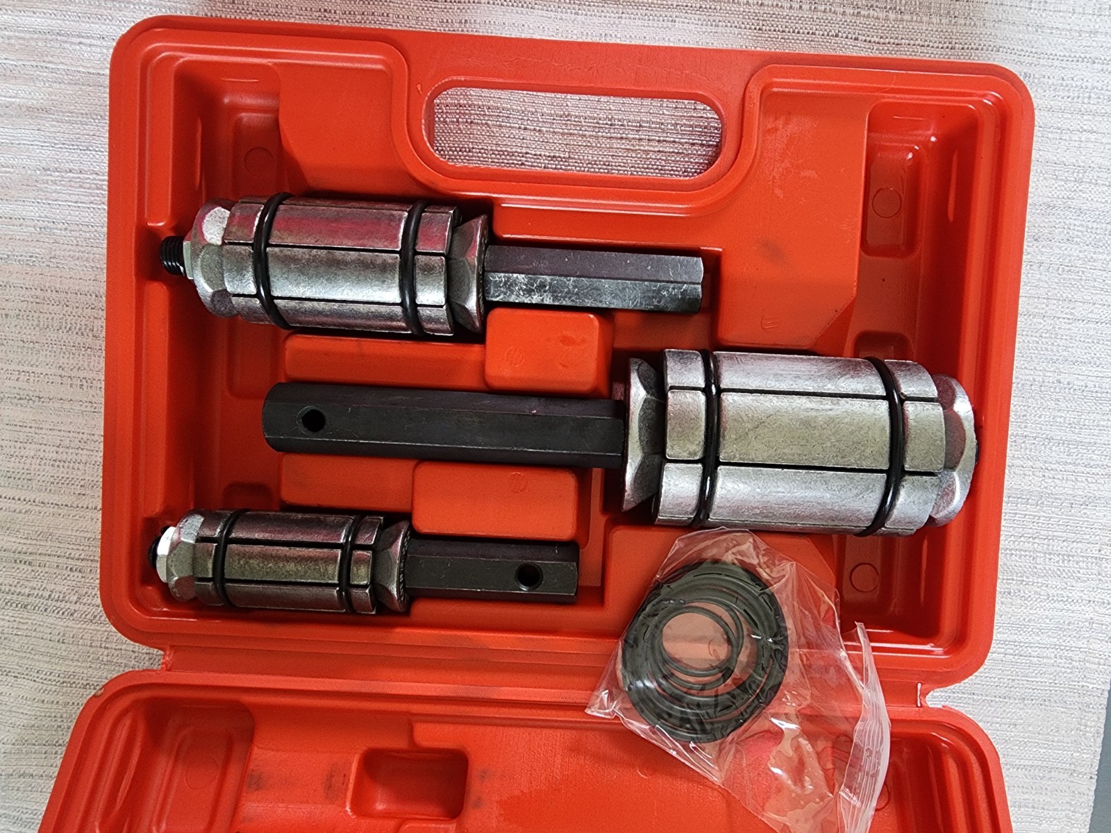 3Pc Tail Pipe Expander Kit 1-1/8″ to 3-1/2″ Exhaust Pipe Spreader Tool Set