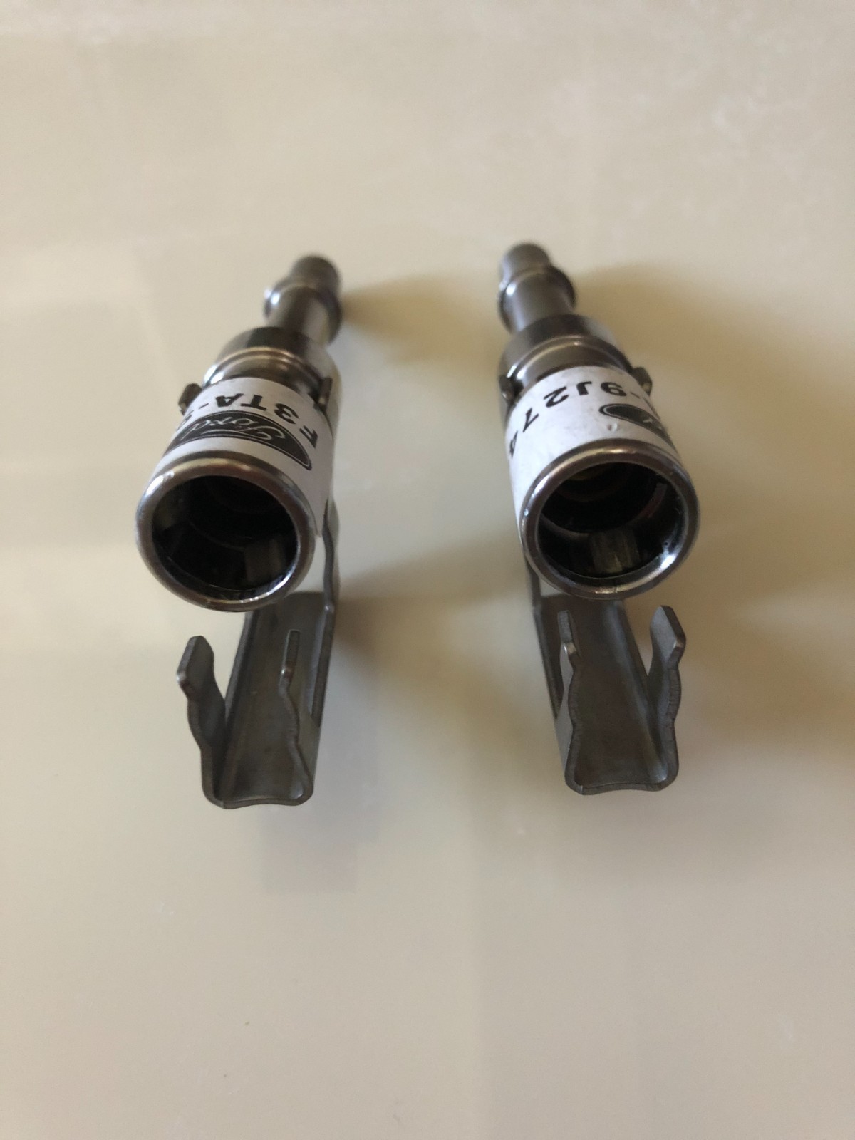USA!!! NOS FORD Genuine OEM F3TA-9J274-AA Fuel Pump Cross-Flow Check Valves (x2)