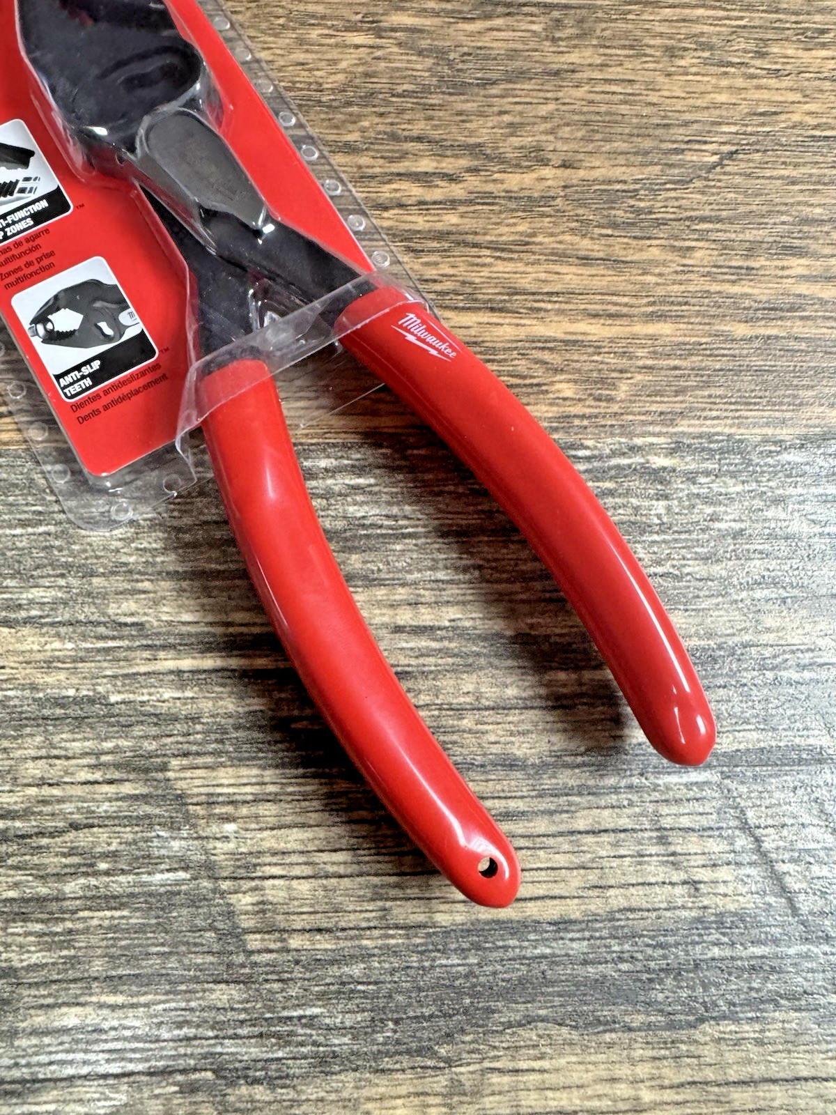 Milwaukee Tools 48-22-6240, 8″ Slip Joint Multi-Function Screw Extraction Pliers