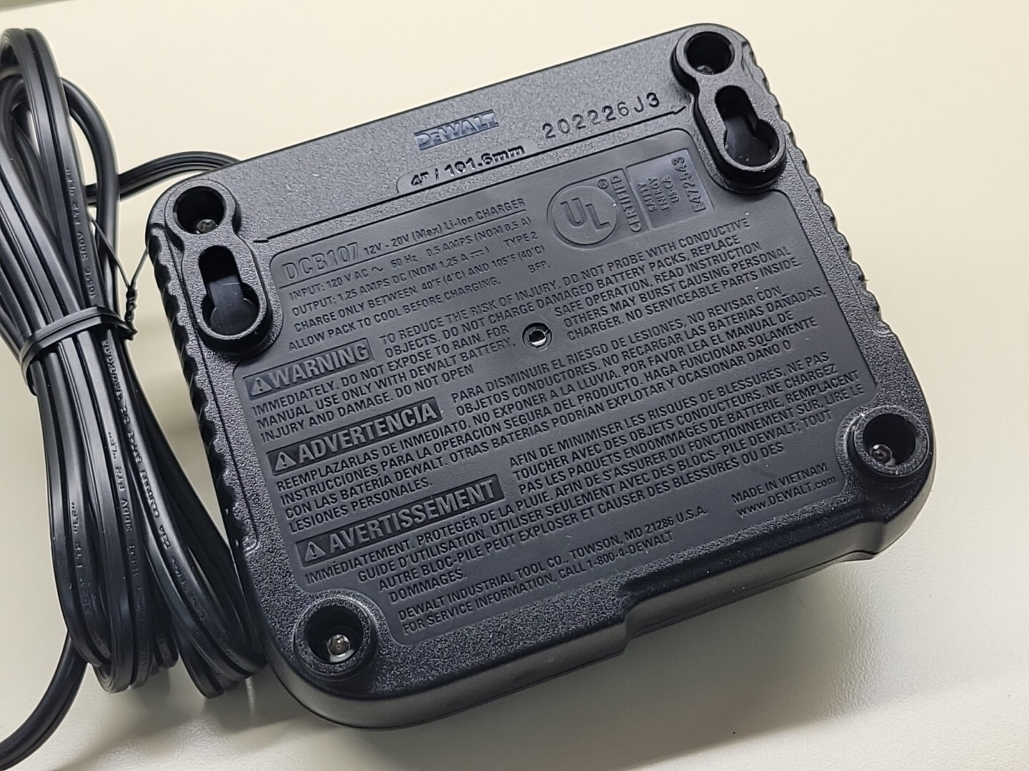 DEWALT DCB107 Lithium-Ion 12v 20v Battery Charger NEW