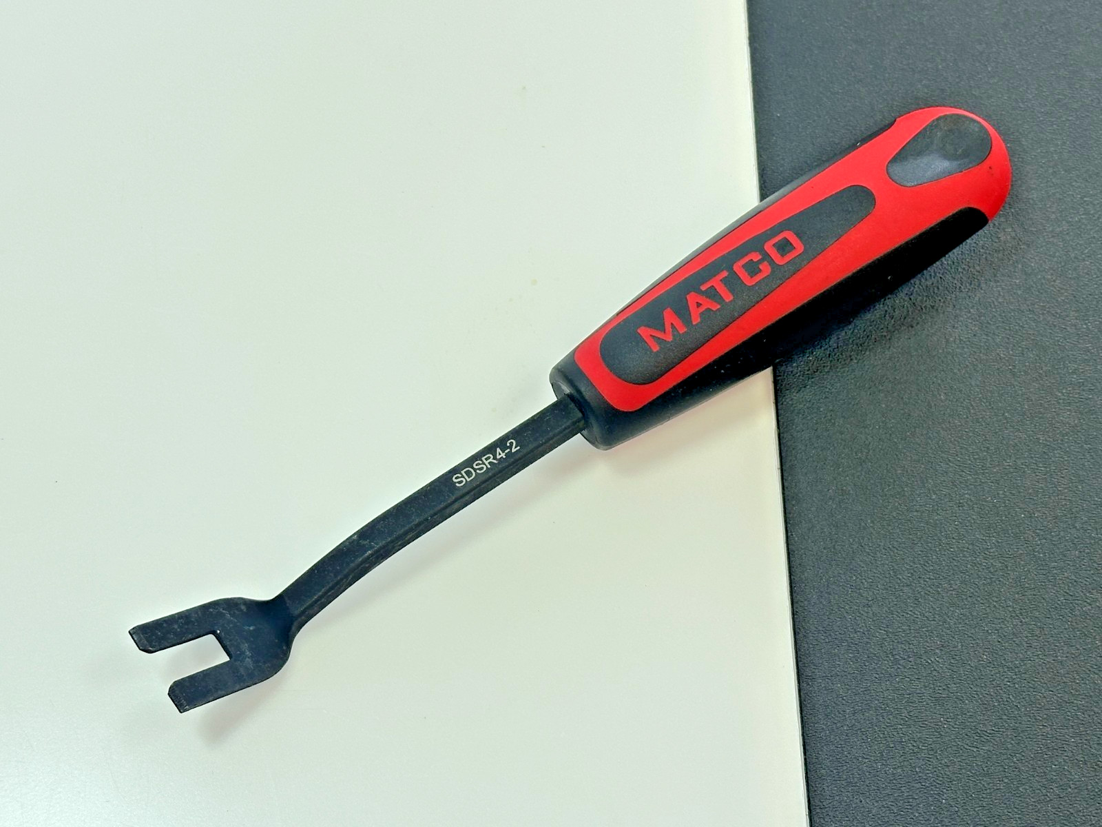 Matco Tools RED/BLACK Comfort Grip Door Panel Trim Service Removal Tool SDSR4-2