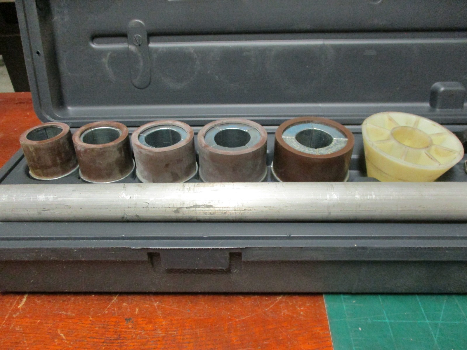 AUTOMOTIVE TOOLS * CAMSHAFT BEARING INSTALLER * LISLE * 18000