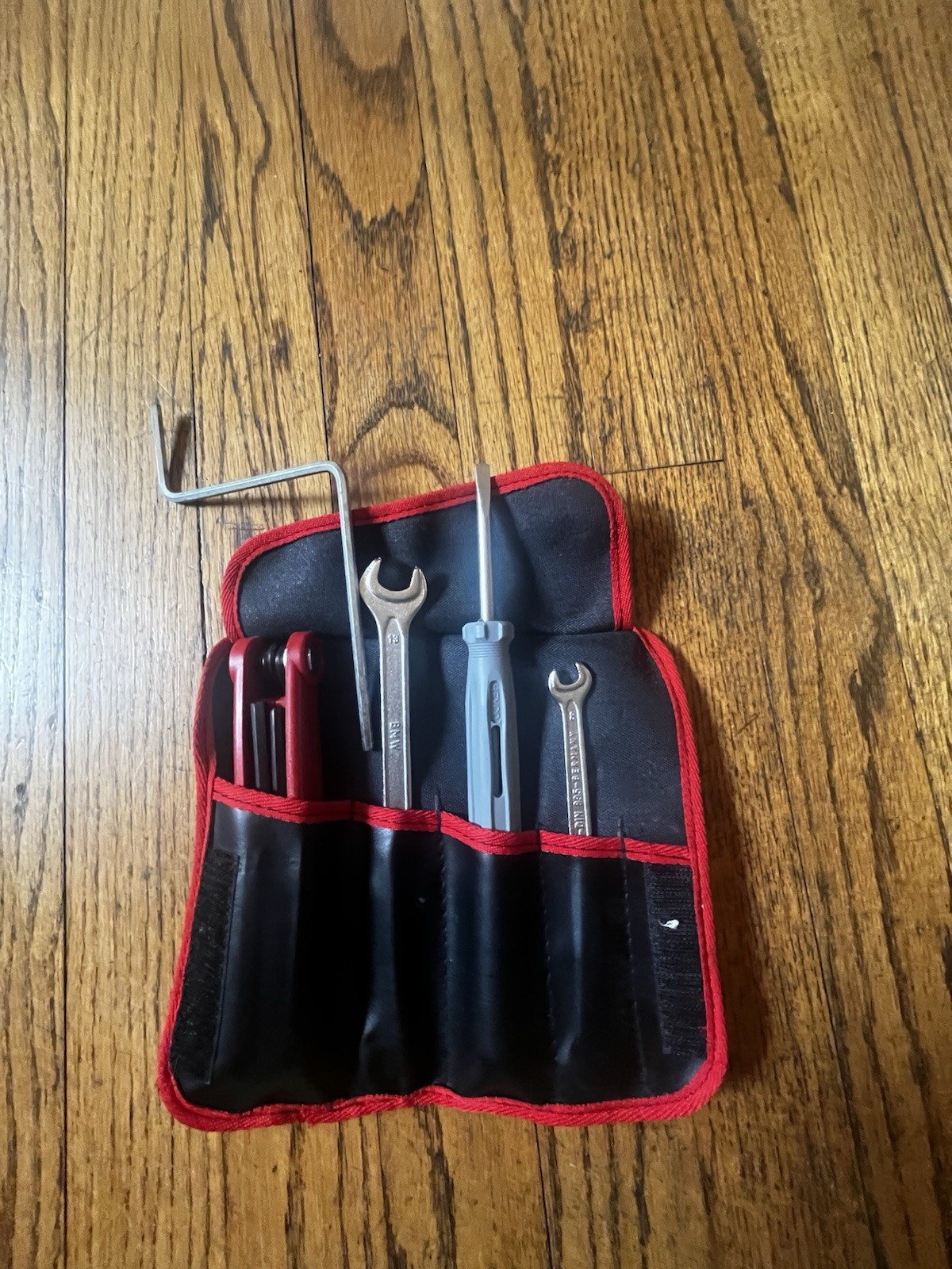 2002 BMW X5 3.0 Tool Kit, Lug Nuts (4), Tow Hook, Tire Iron (E53 2000-2006)