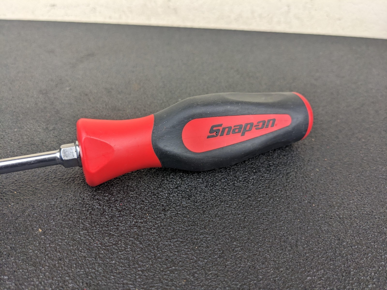 #bn302 Snap On Tools NEW USA 1/4″ x 4″ Flat Red Black Comfort Grip Handle SGD4B