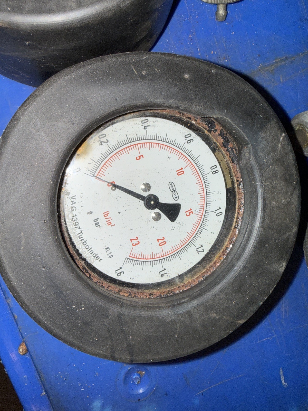 Genuine Parts – VW Audi Dealership Tools Pressure gauges VDO OTA Turbolader Pair