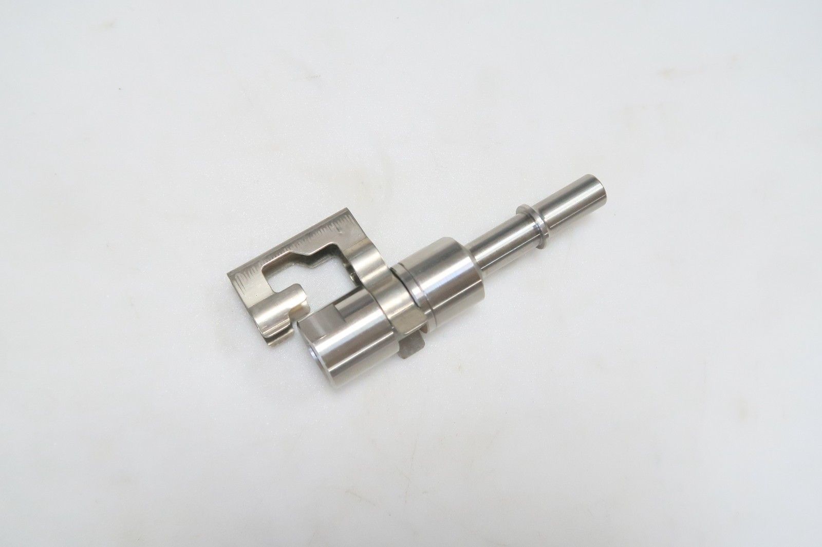 Fuel Pump Line Return Check Valve Connector for Ford F150 F250 F350 1L3Z9J274-BA