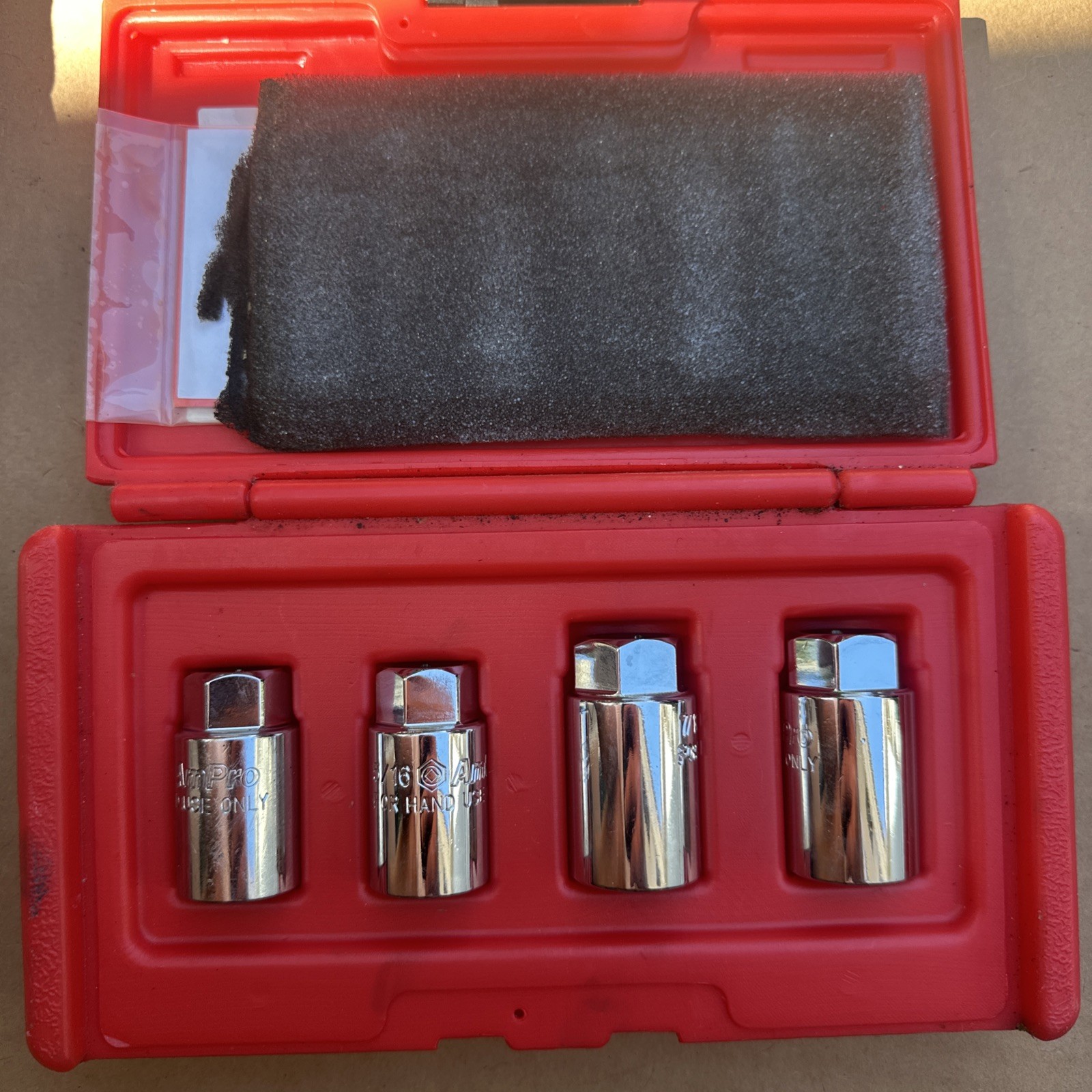 AmPro 4pc Stud Puller Set Sockets SAE W/ Case T75927