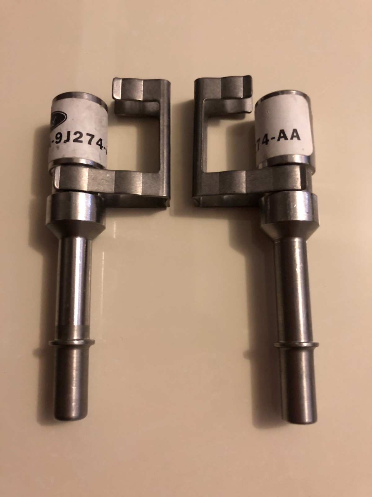USA!!! NOS FORD Genuine OEM F3TA-9J274-AA Fuel Pump Cross-Flow Check Valves (x2)