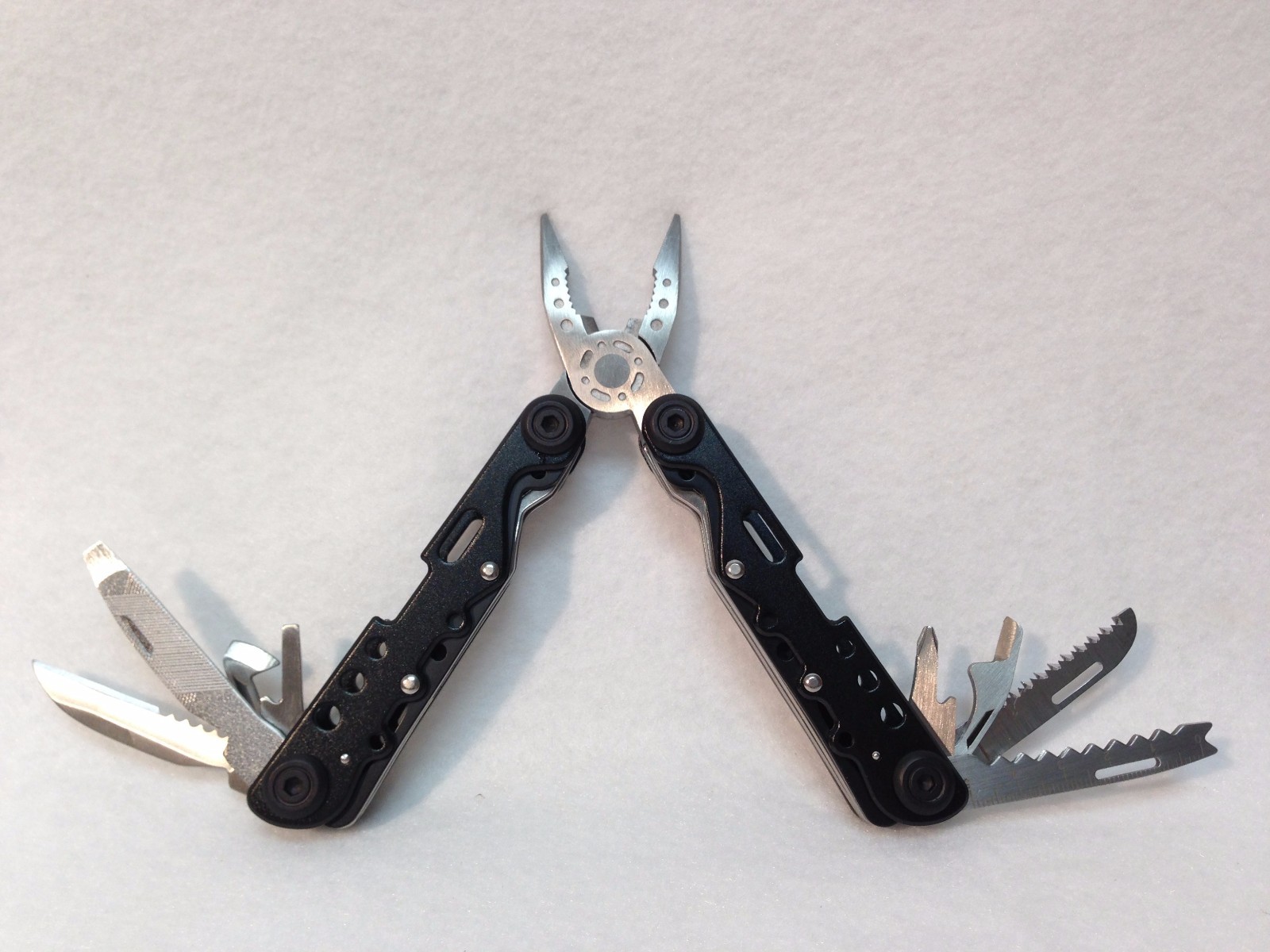 New 14 In 1 Pocket Sized Multi-tool MULTI FUCTION TOOL PLIERS
