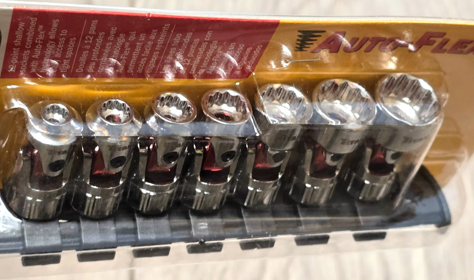 Titan 7pc 1/4″ dr Auto-Flex Spring Loaded 12pt SAE Flex Socket Set w/Rail #66860