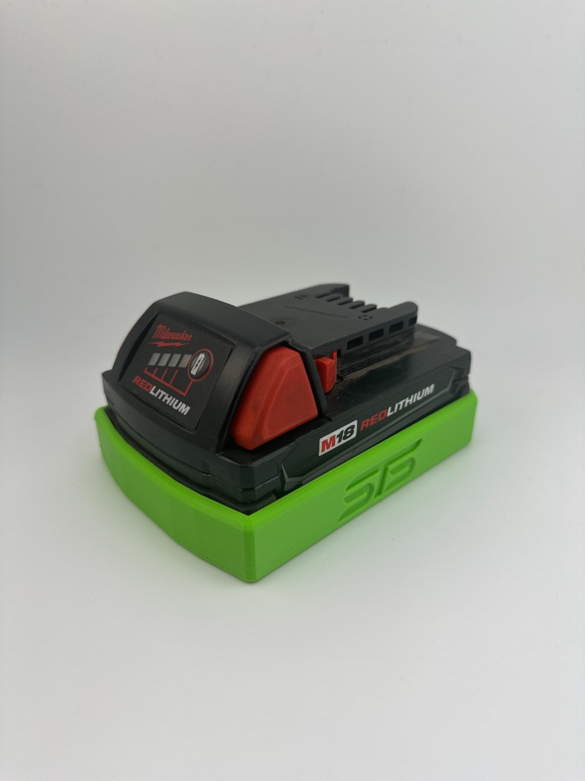 STS Auto Design MW1820 – Milwaukee M18 1.5/2.0Ah Magnetic Battery Cover