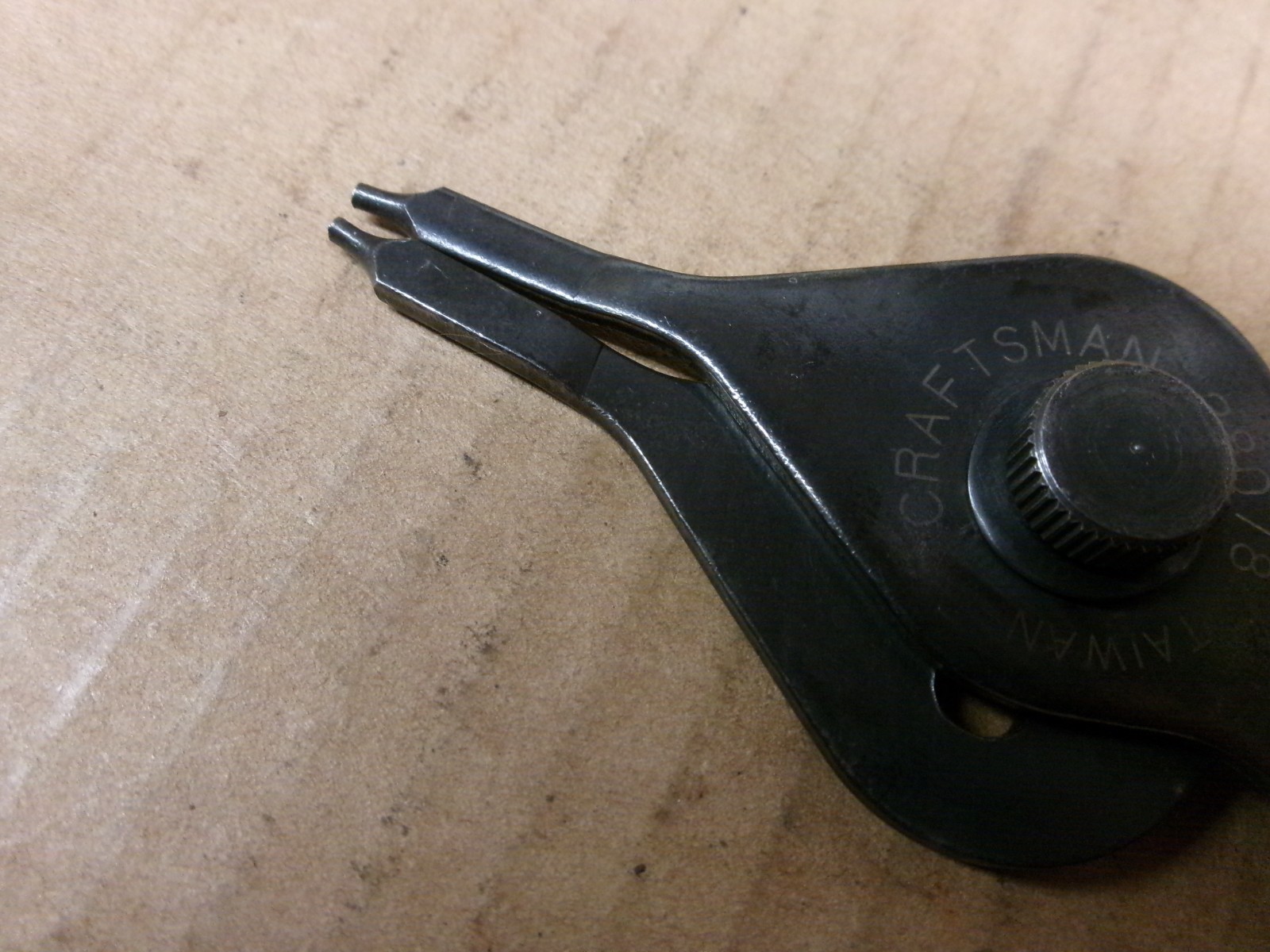 Craftsman 7-3/4″ Internal / External Convertible Snap Ring Pliers No 38078